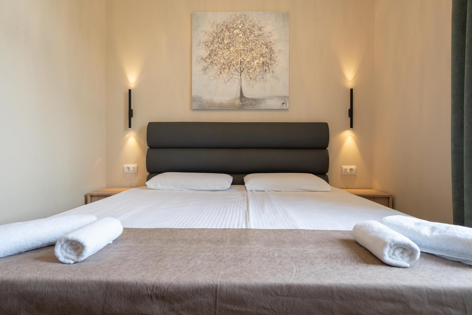 AAA Apartments & Rooms