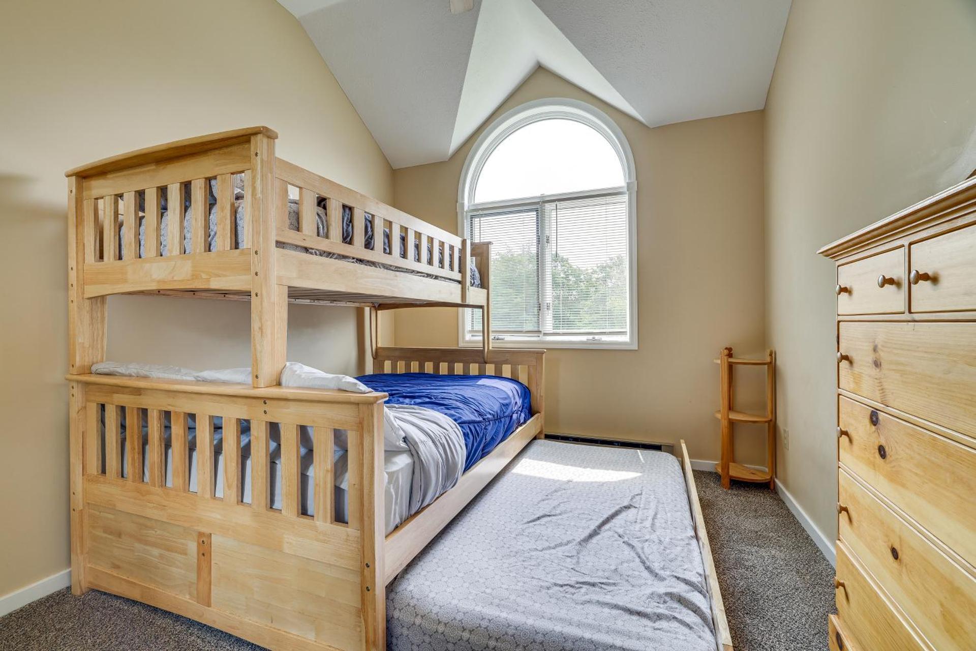 Near Big Boulder Mtn! Home with Fireplace and Games