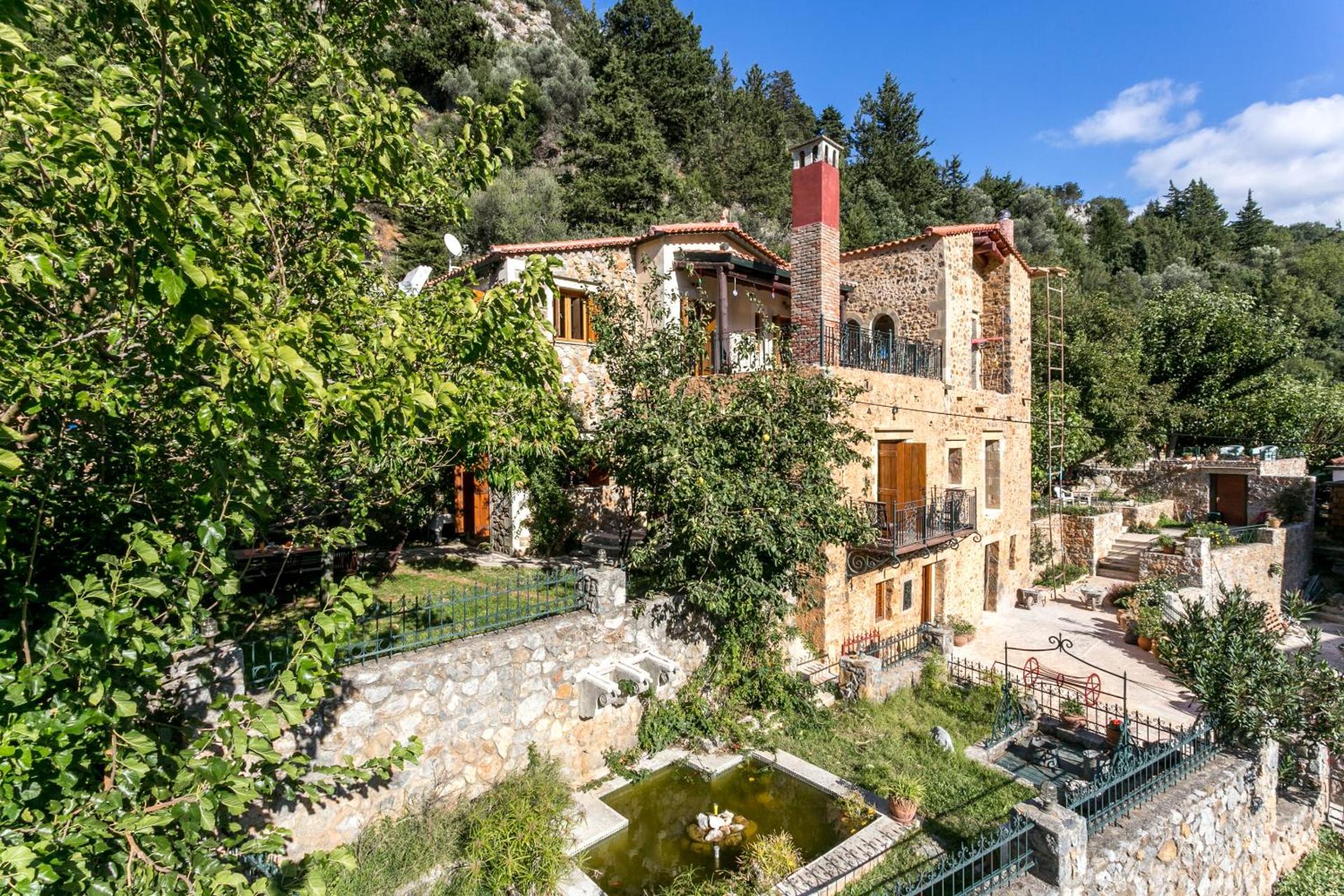 Ifigenia Theriso Village