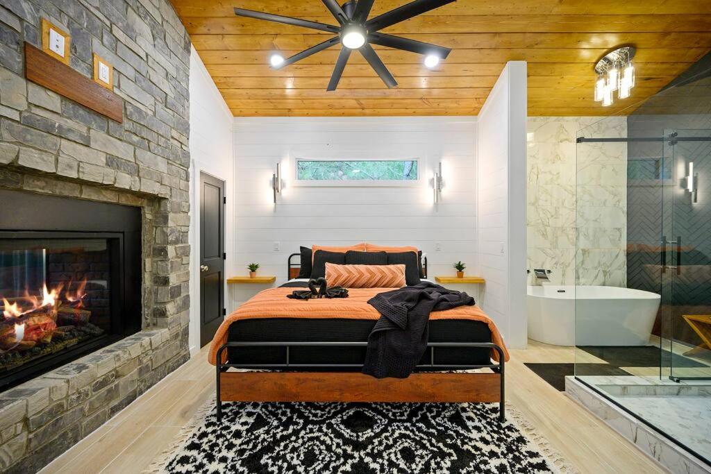 The Ember House - Luxury Honeymoon Cabin