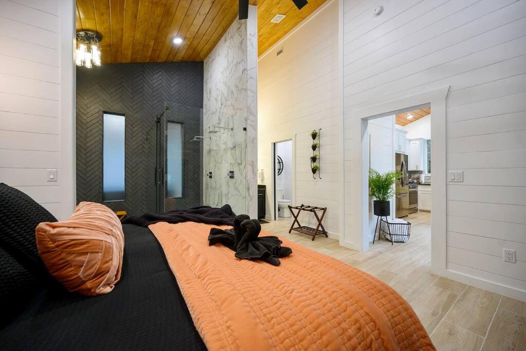 The Ember House - Luxury Honeymoon Cabin