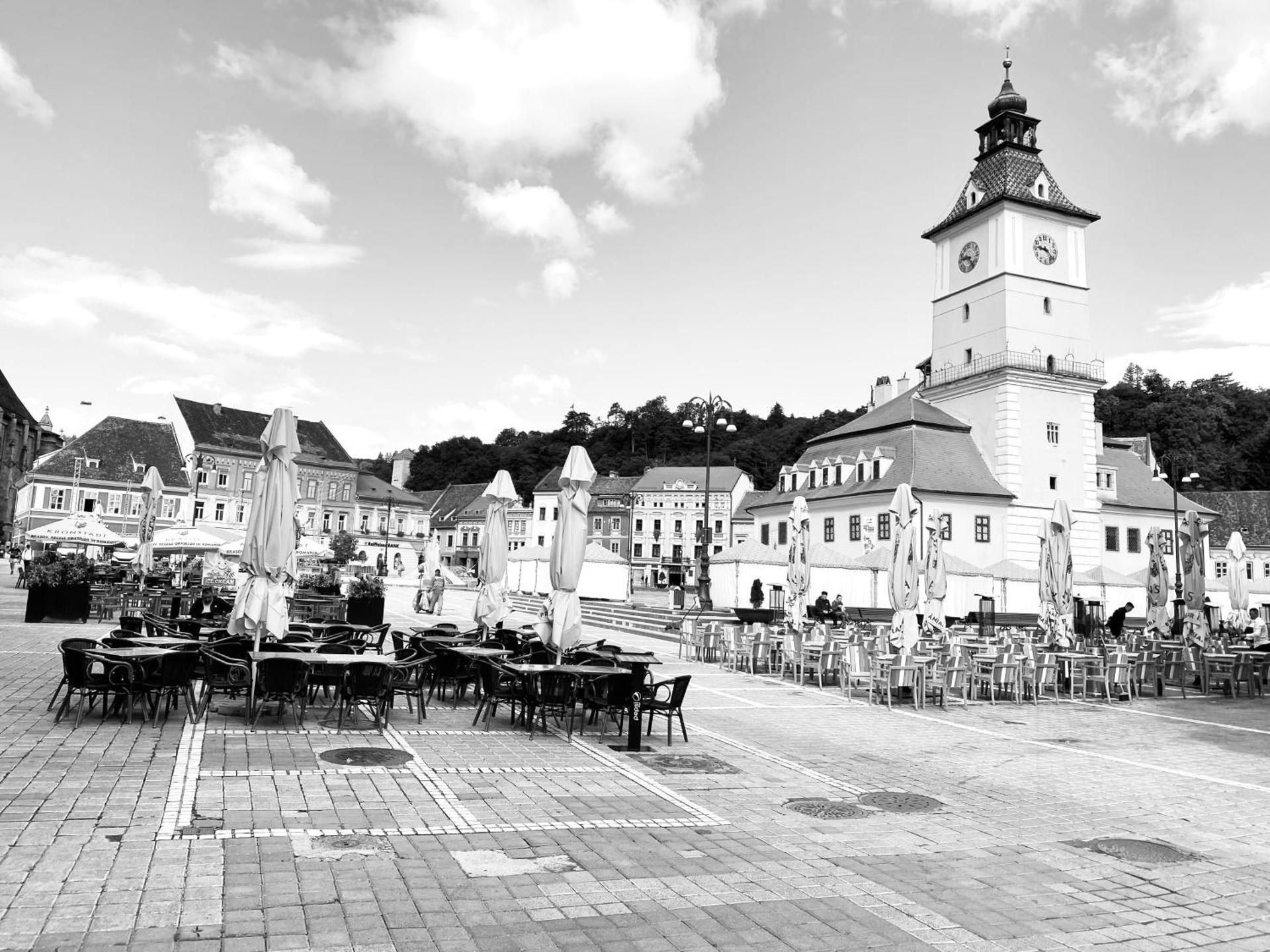 Republique Family Apartment