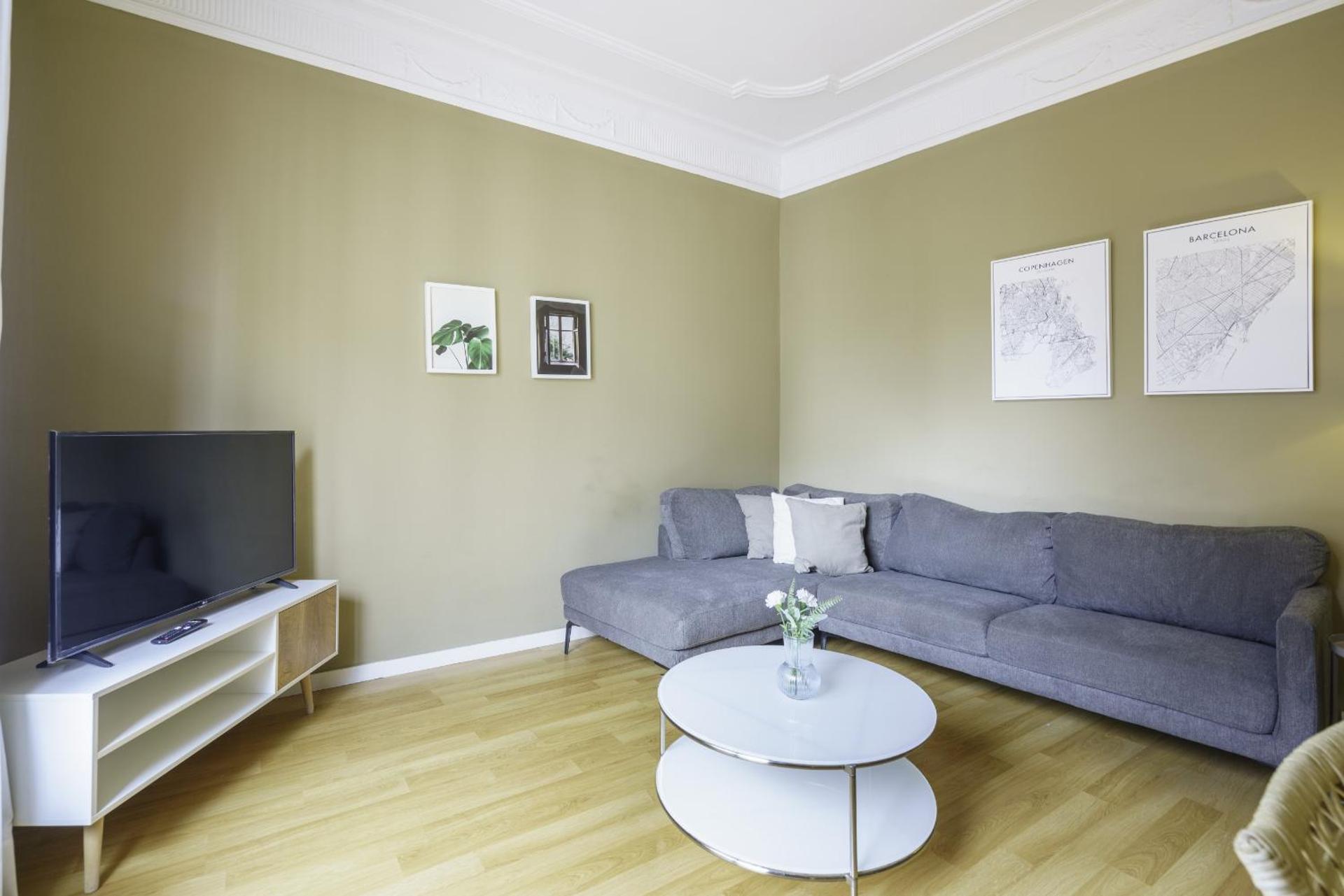 Communal lounge/ TV room