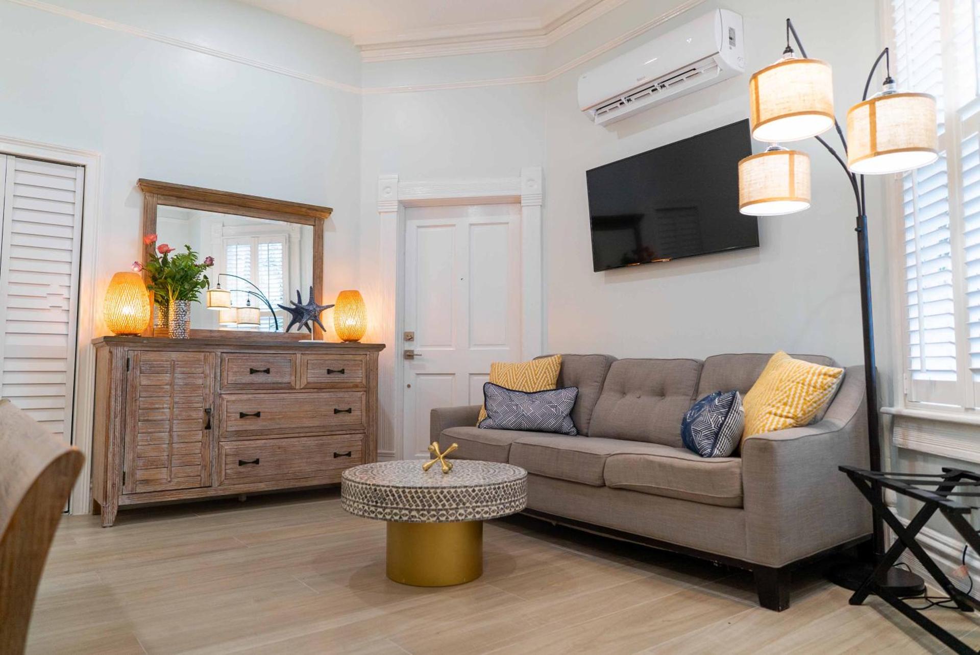 Communal lounge/ TV room