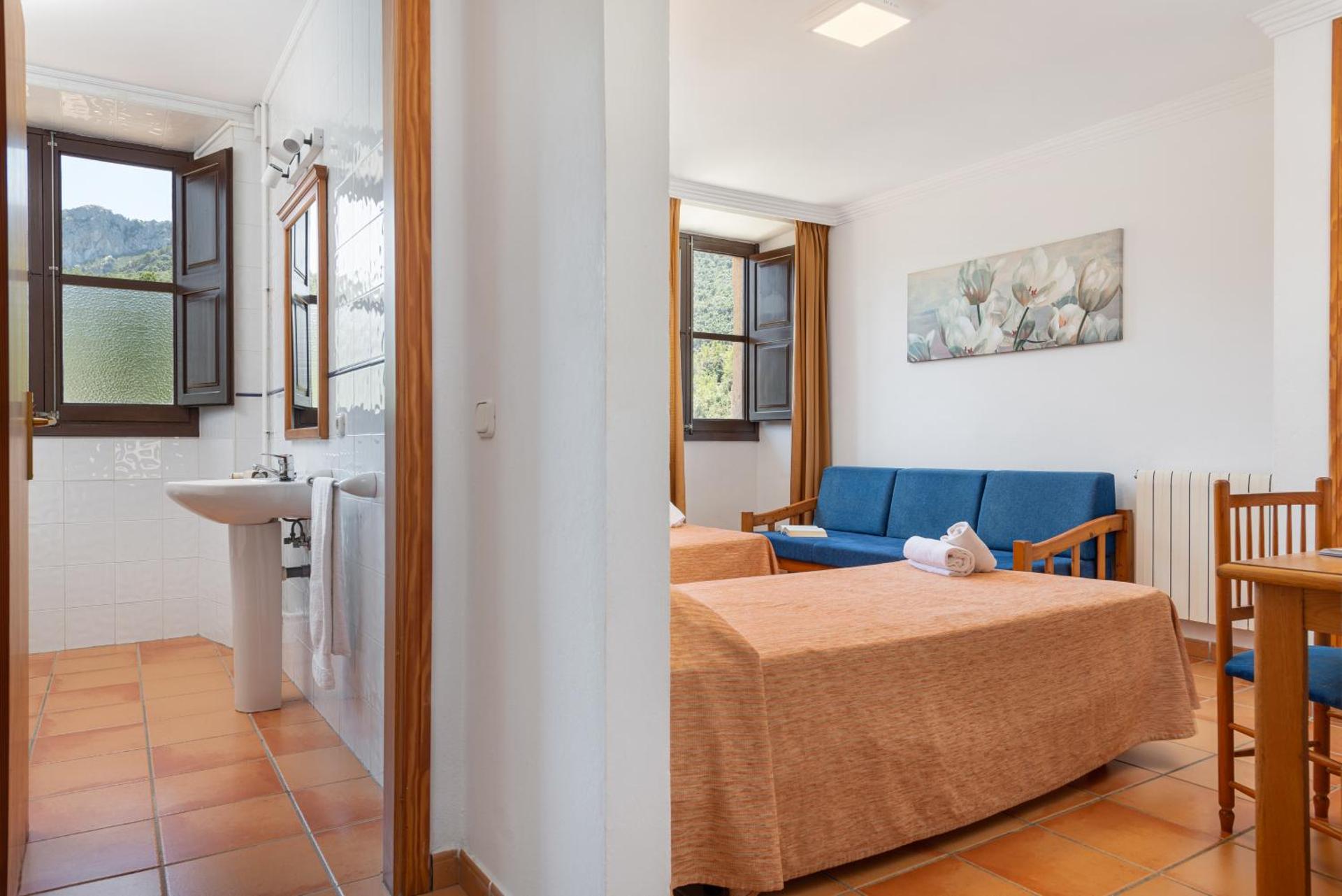 Photo of the whole room