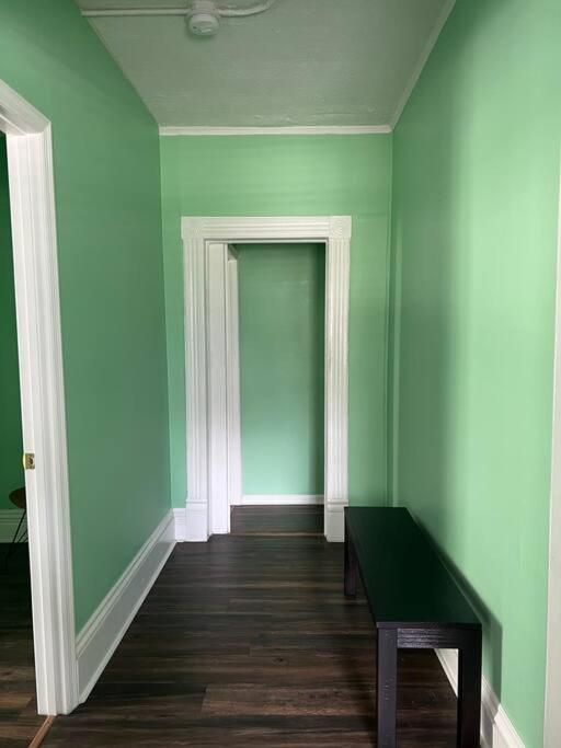 Cosy 3-Bedroom Downtown Walk to Convention Center