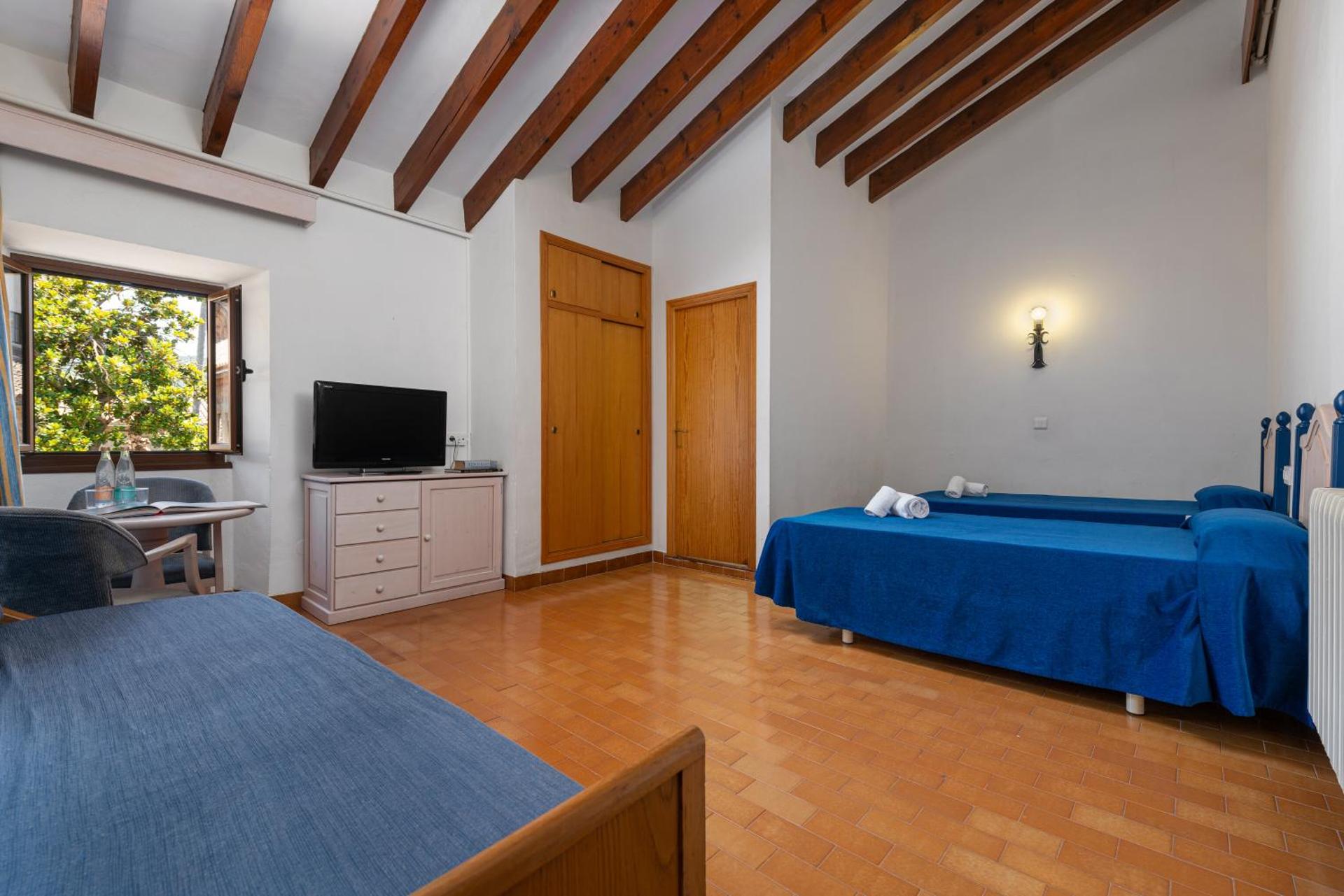 Standard Twin Room with Sofa