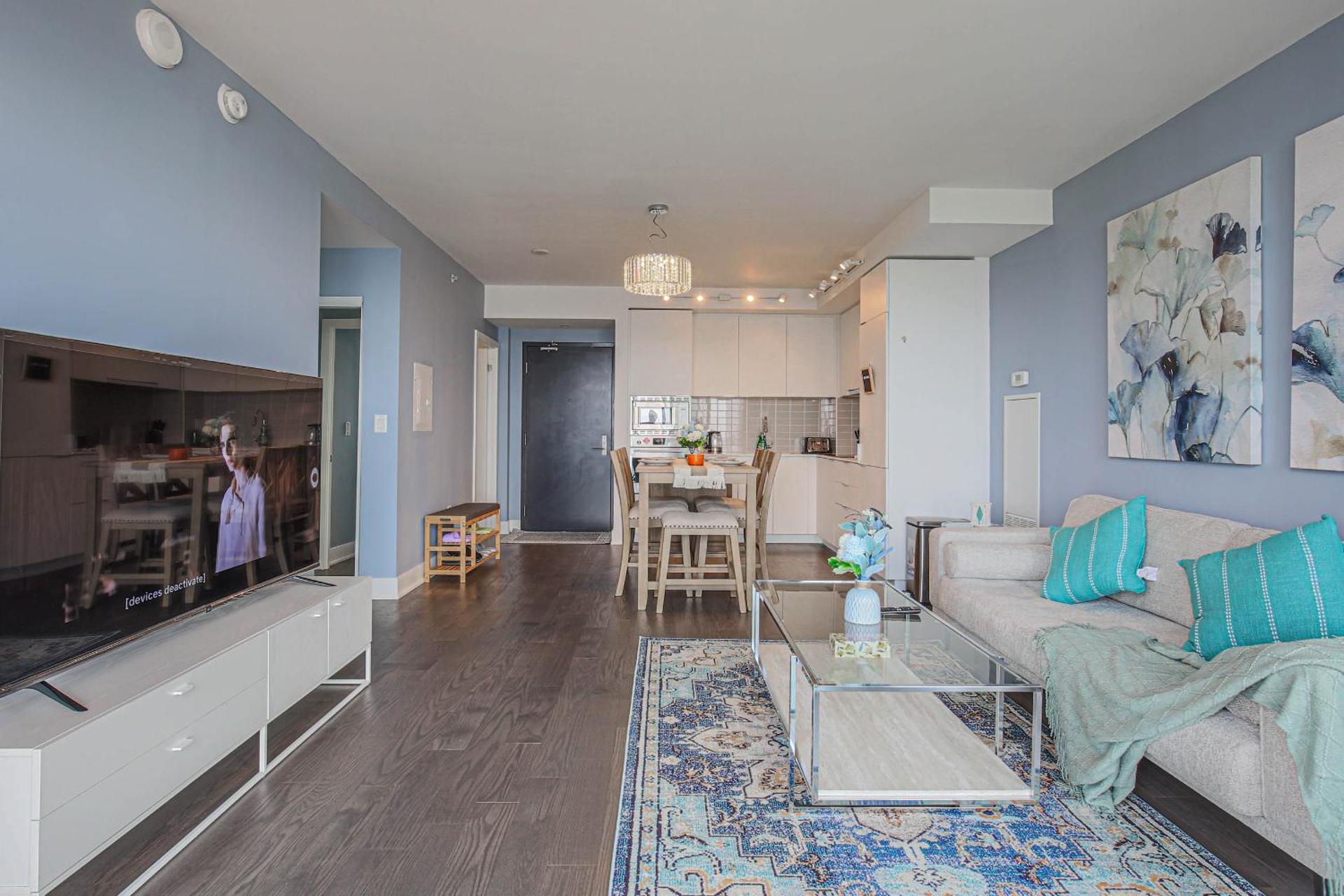 Luxury view in Toronto Downtown 3 Bedroom 2.5 Bathroom 1 Parking