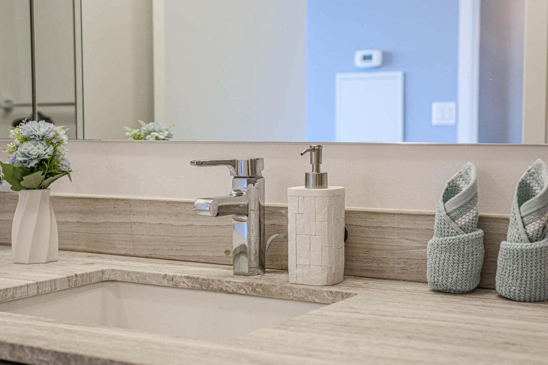 Luxury view in Toronto Downtown 3 Bedroom 2.5 Bathroom 1 Parking