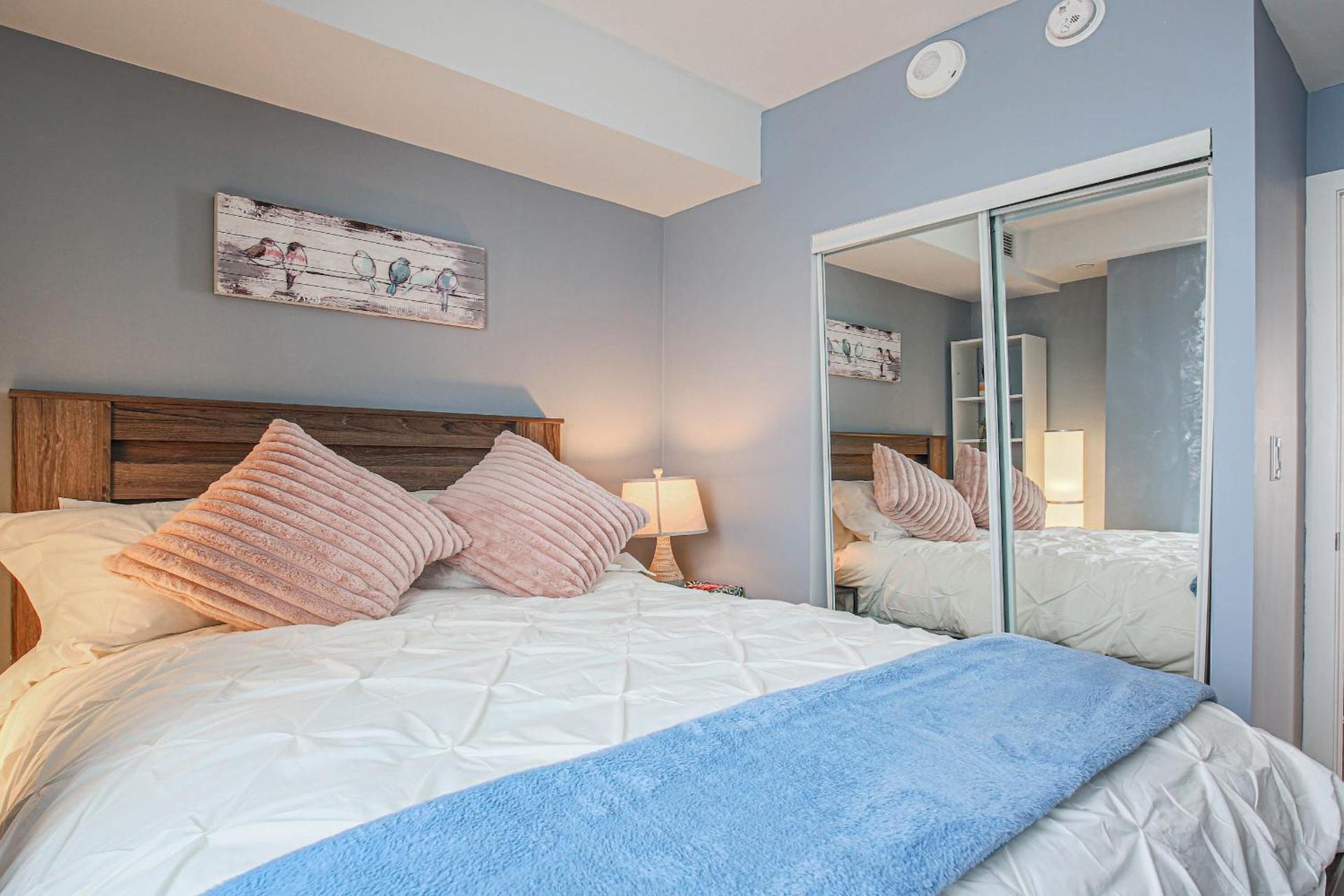 Luxury view in Toronto Downtown 3 Bedroom 2.5 Bathroom 1 Parking