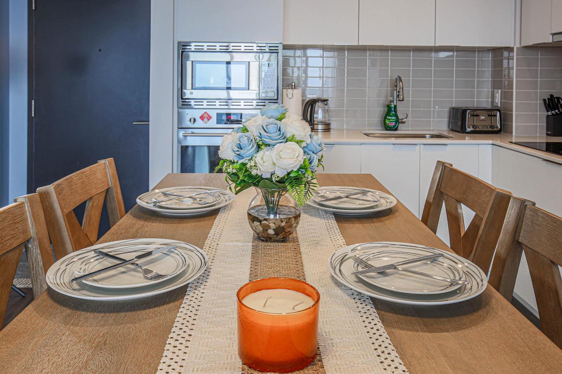 Luxury view in Toronto Downtown 3 Bedroom 2.5 Bathroom 1 Parking