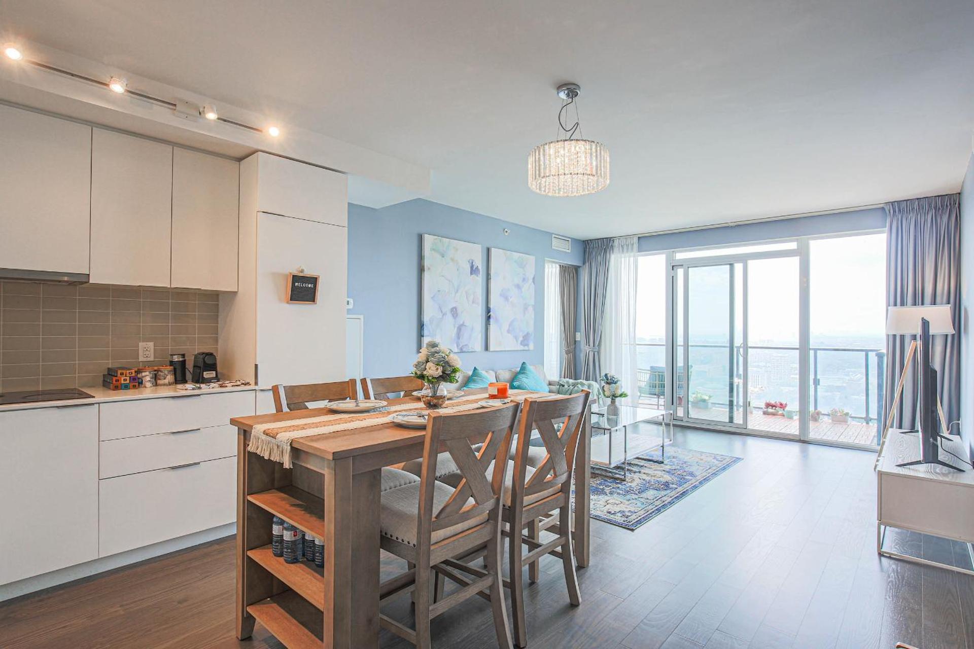 Luxury view in Toronto Downtown 3 Bedroom 2.5 Bathroom 1 Parking