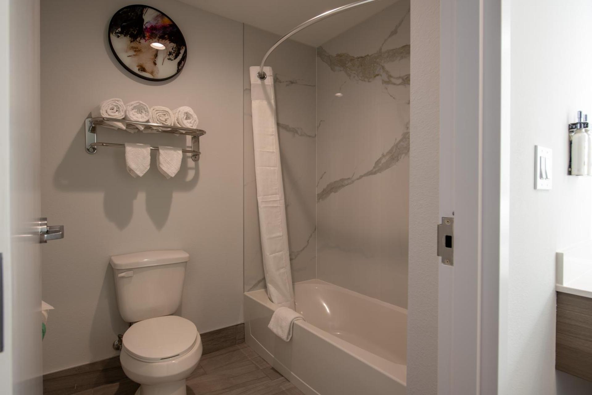 Express Inn & Suites