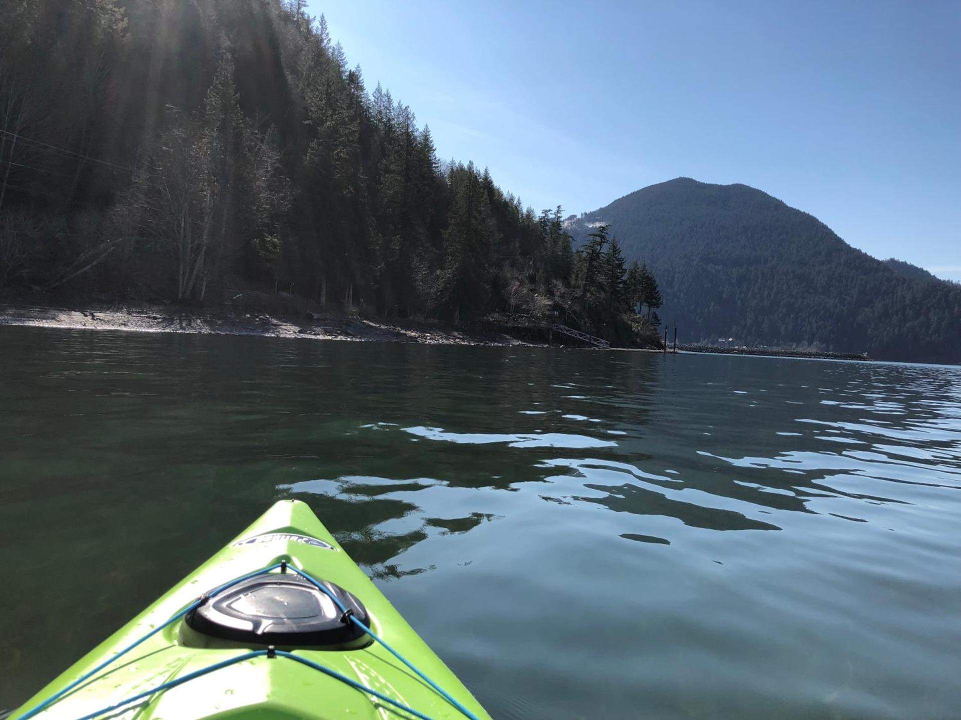Queen Suite with Lake View 2