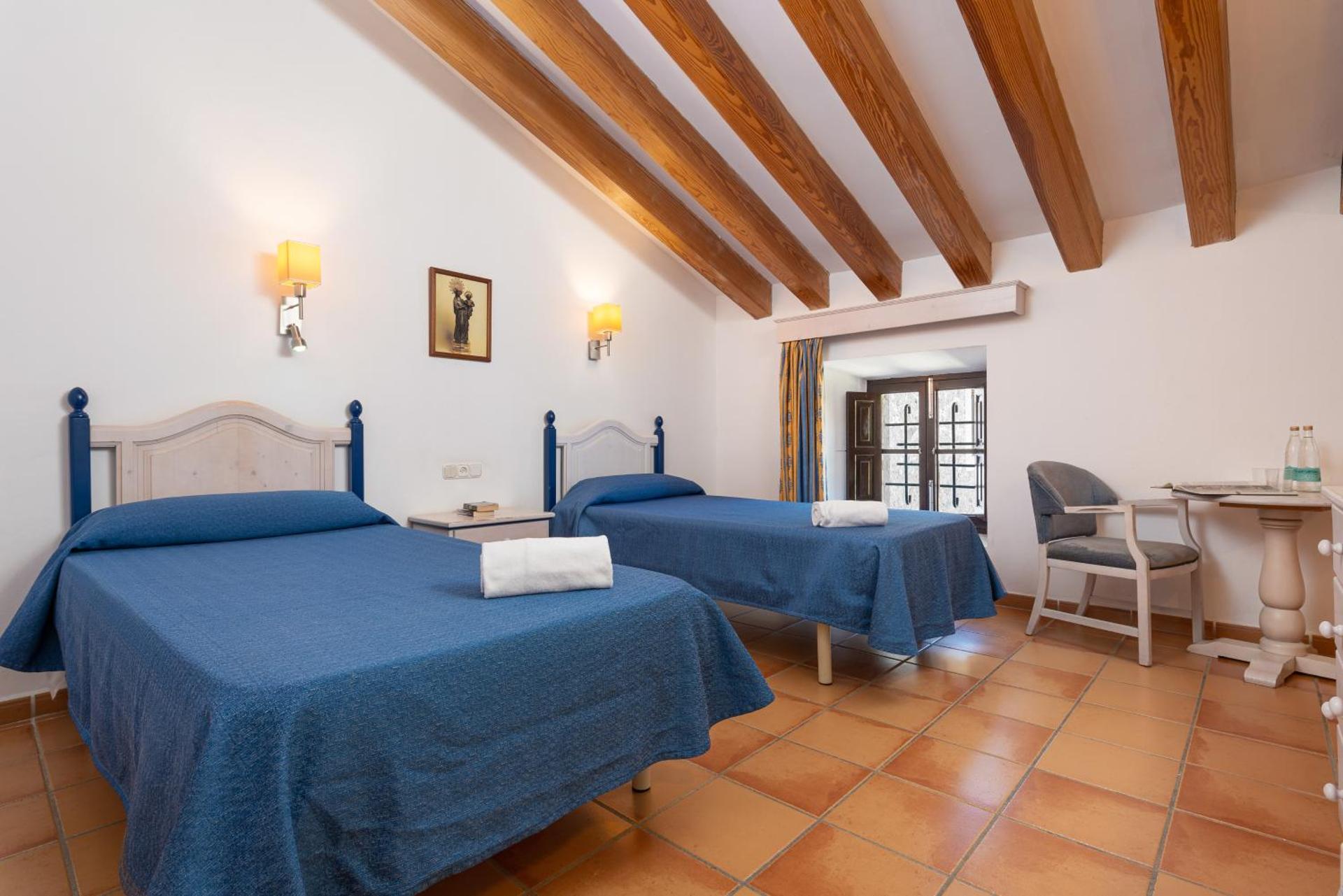 Twin Room (2 Adults) 