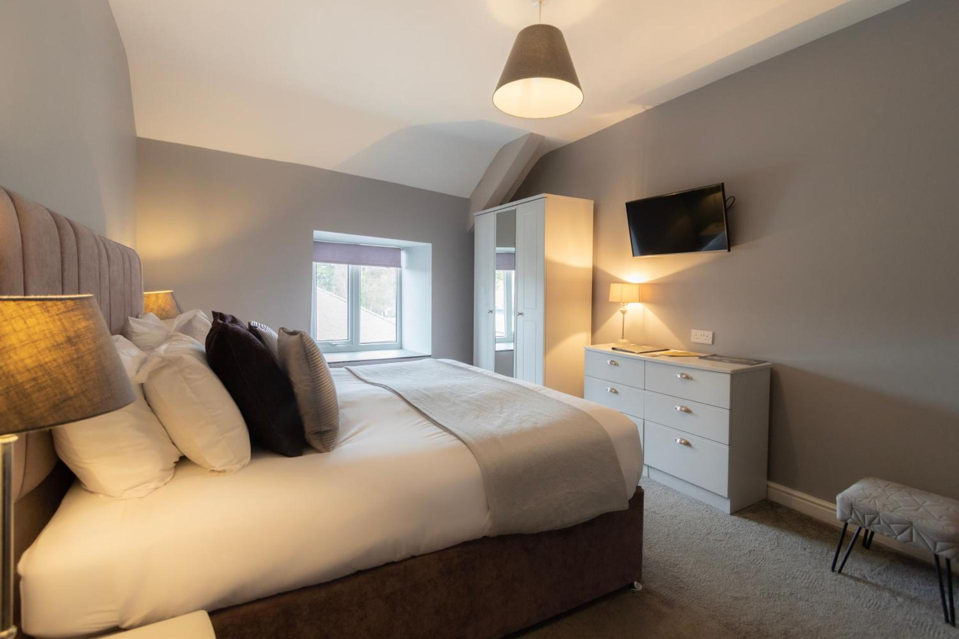 Deluxe Double or Twin Room