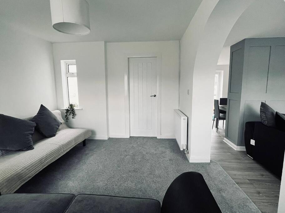 OurGreystones - Pet friendly home from home stay.