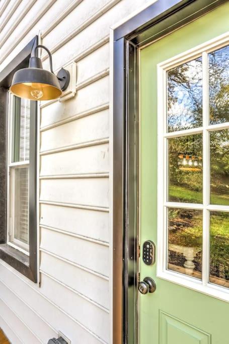 Beautiful Farmhouse close to Lanc Hershey Etown