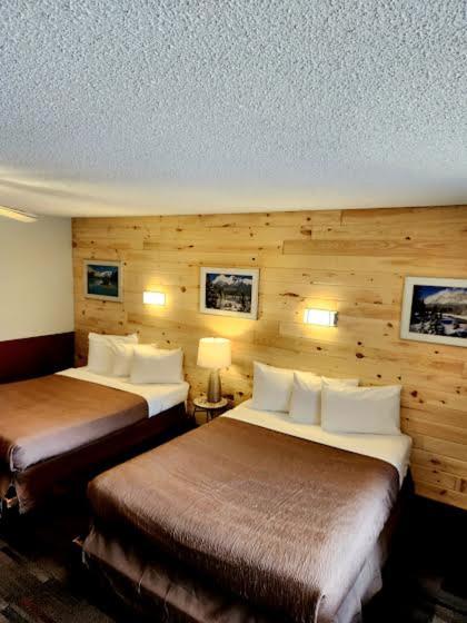 Rundle Mountain Lodge