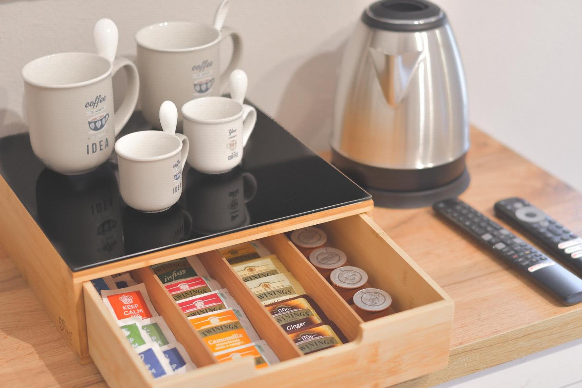 Coffee/tea facilities