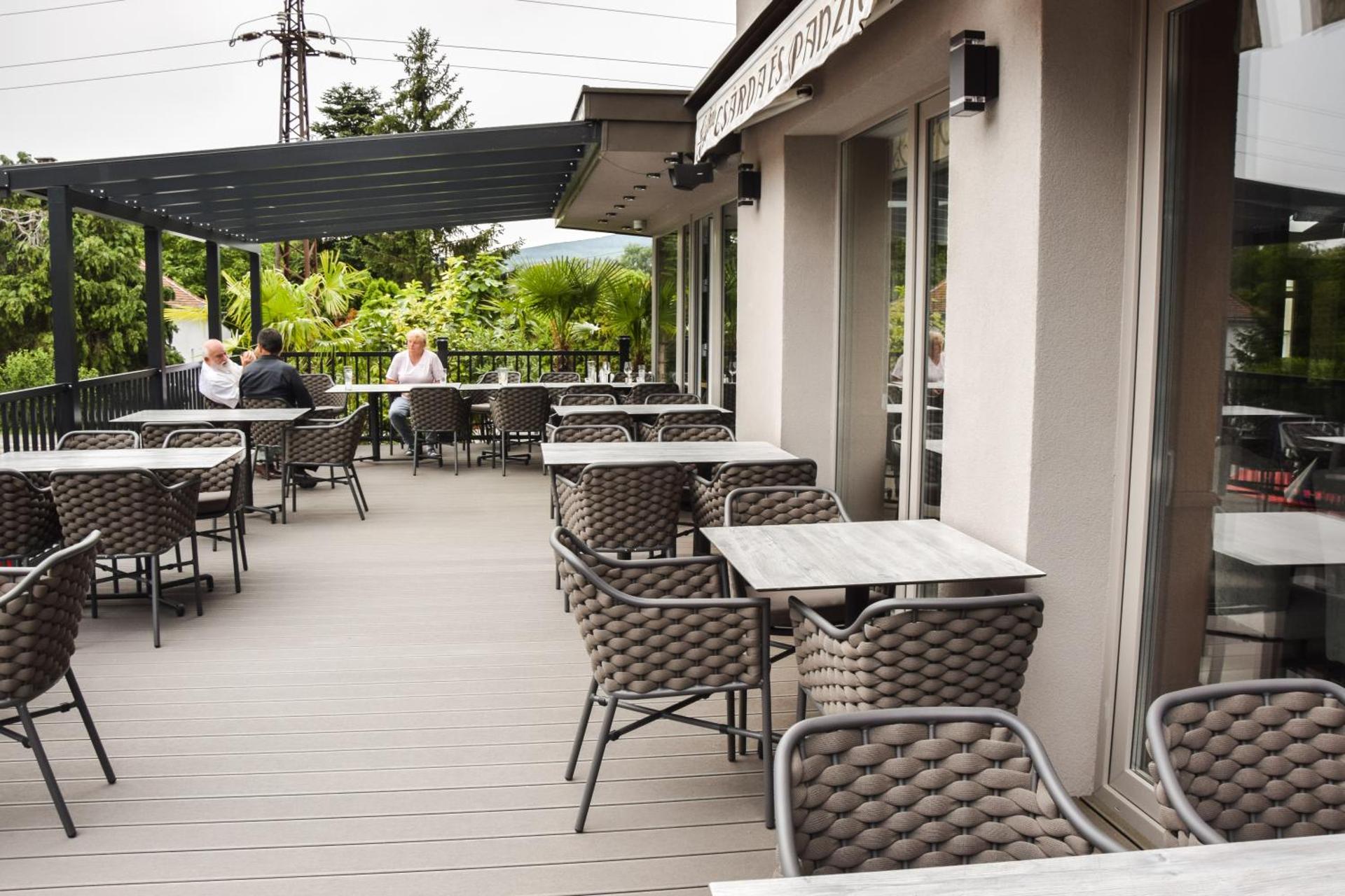 Csikar Csárda és Panzió