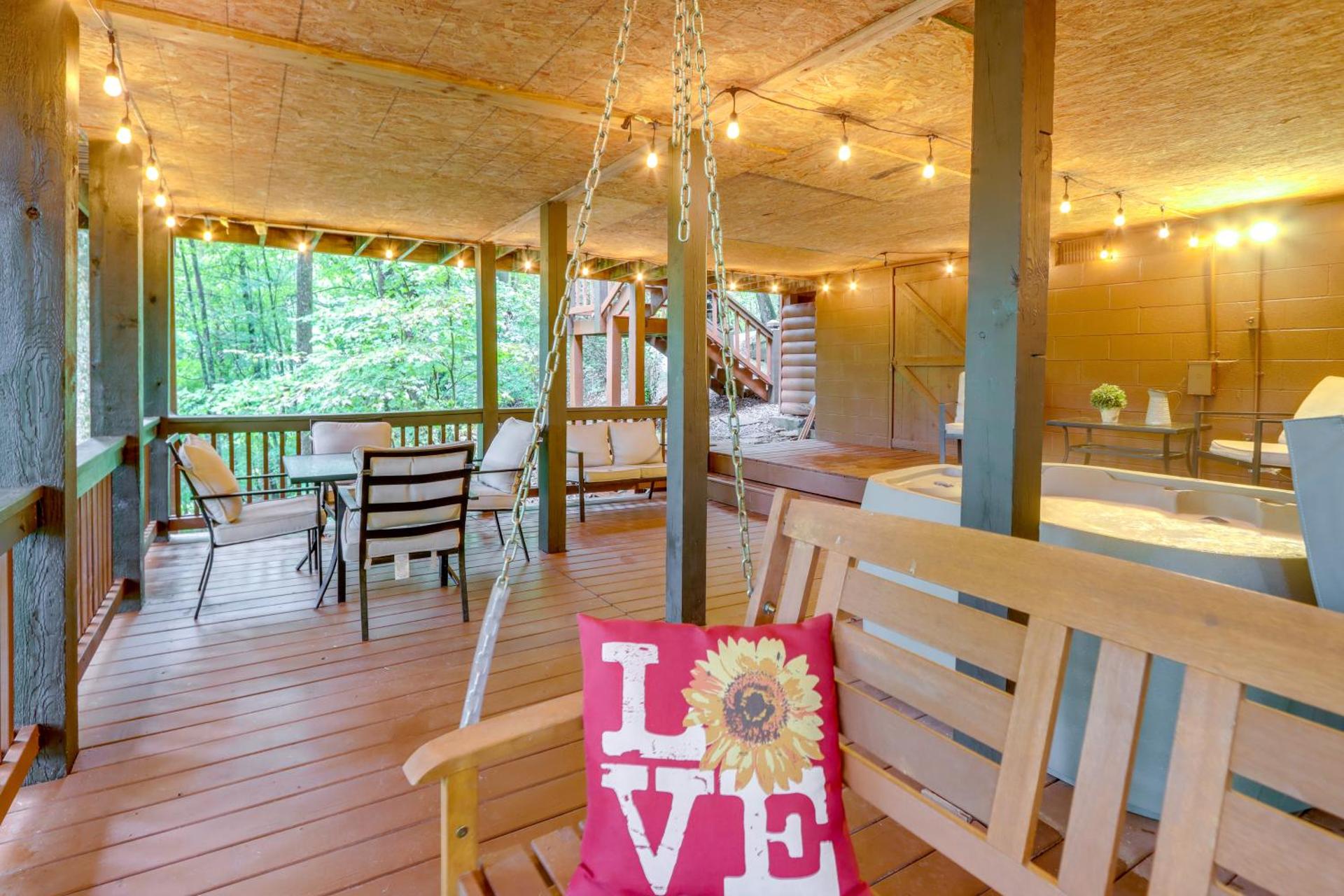 Deer Haven Cabin 5 Mi to Dtwn Blue Ridge!