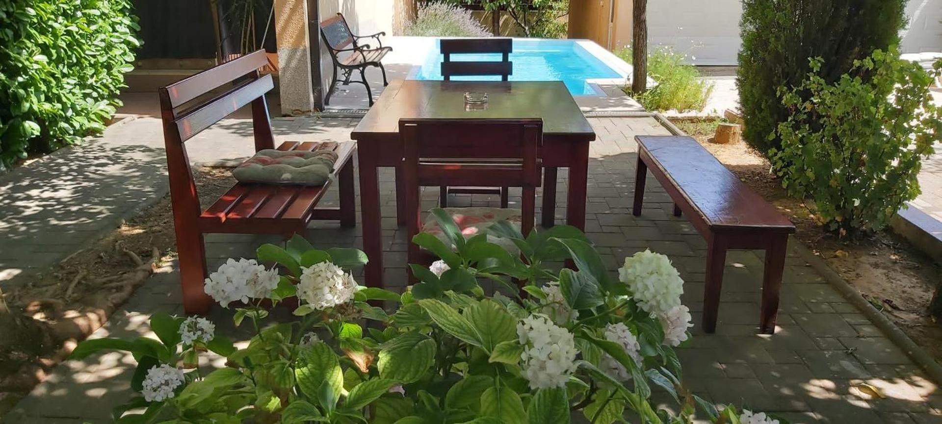 Apartment Vrljika,with private pool,bikes,garage