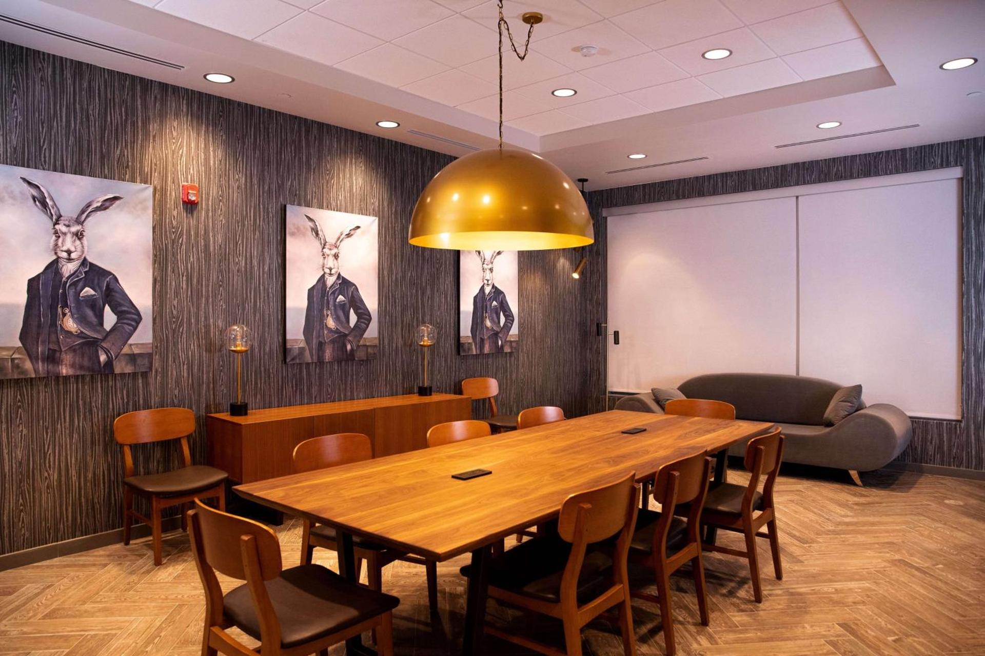 Meeting/conference room