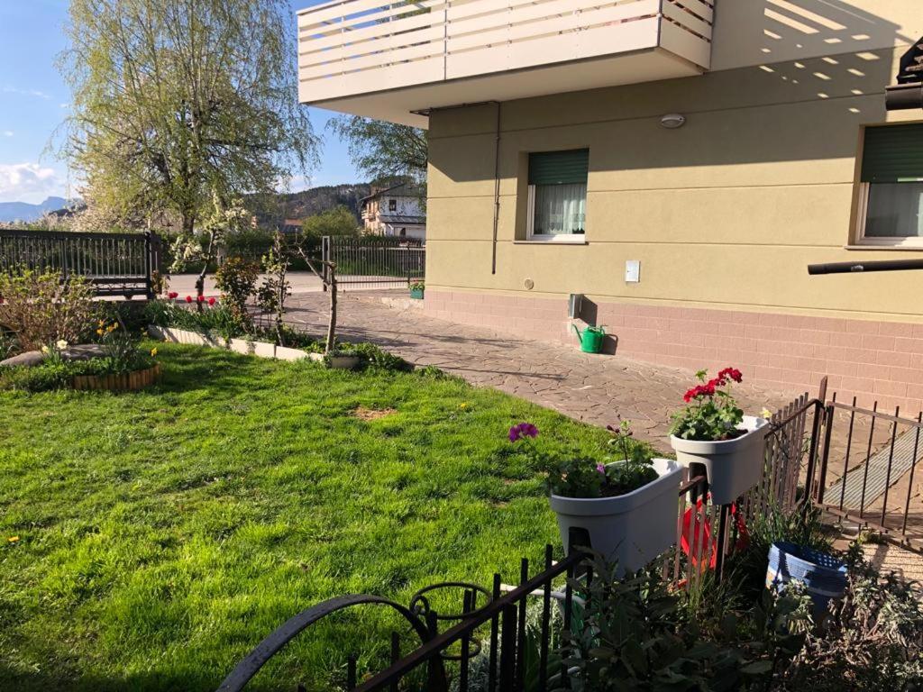 Appartamento luminoso, giardino, vista Dolomiti.