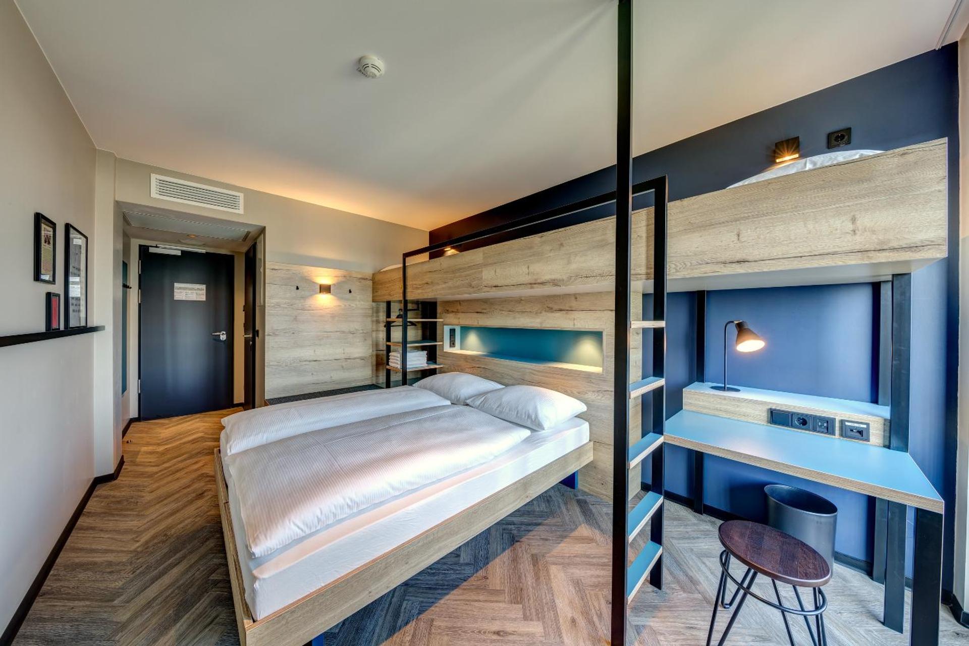 Schulz Hotel Berlin Wall at the East Side Gallery