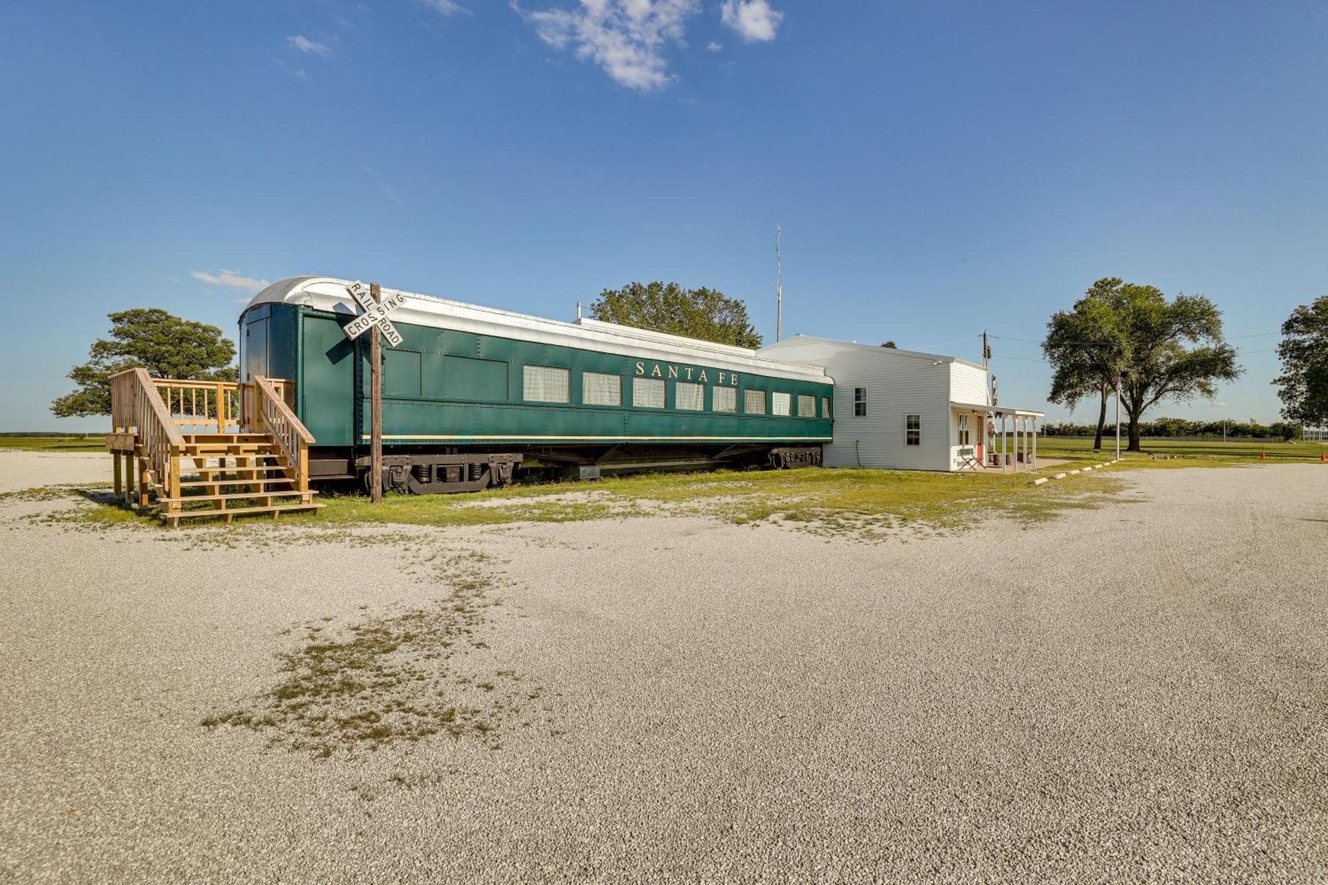 Charming Converted Railcar Studio in Joplin!
