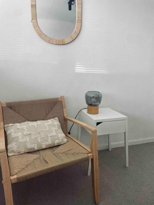 Tiny beachhouse - free parking