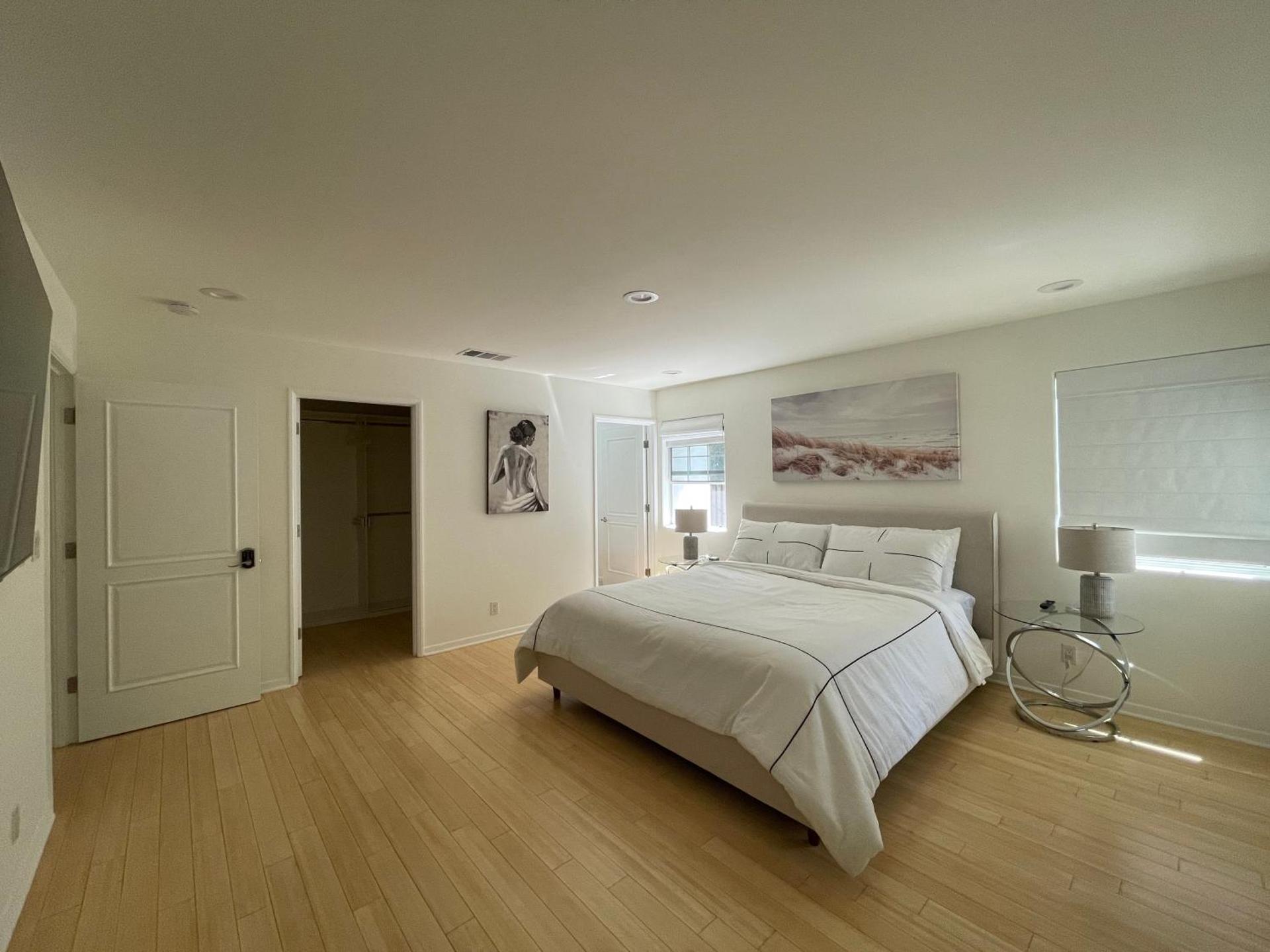 Charming Bright Traditional Home in Sherman Oaks