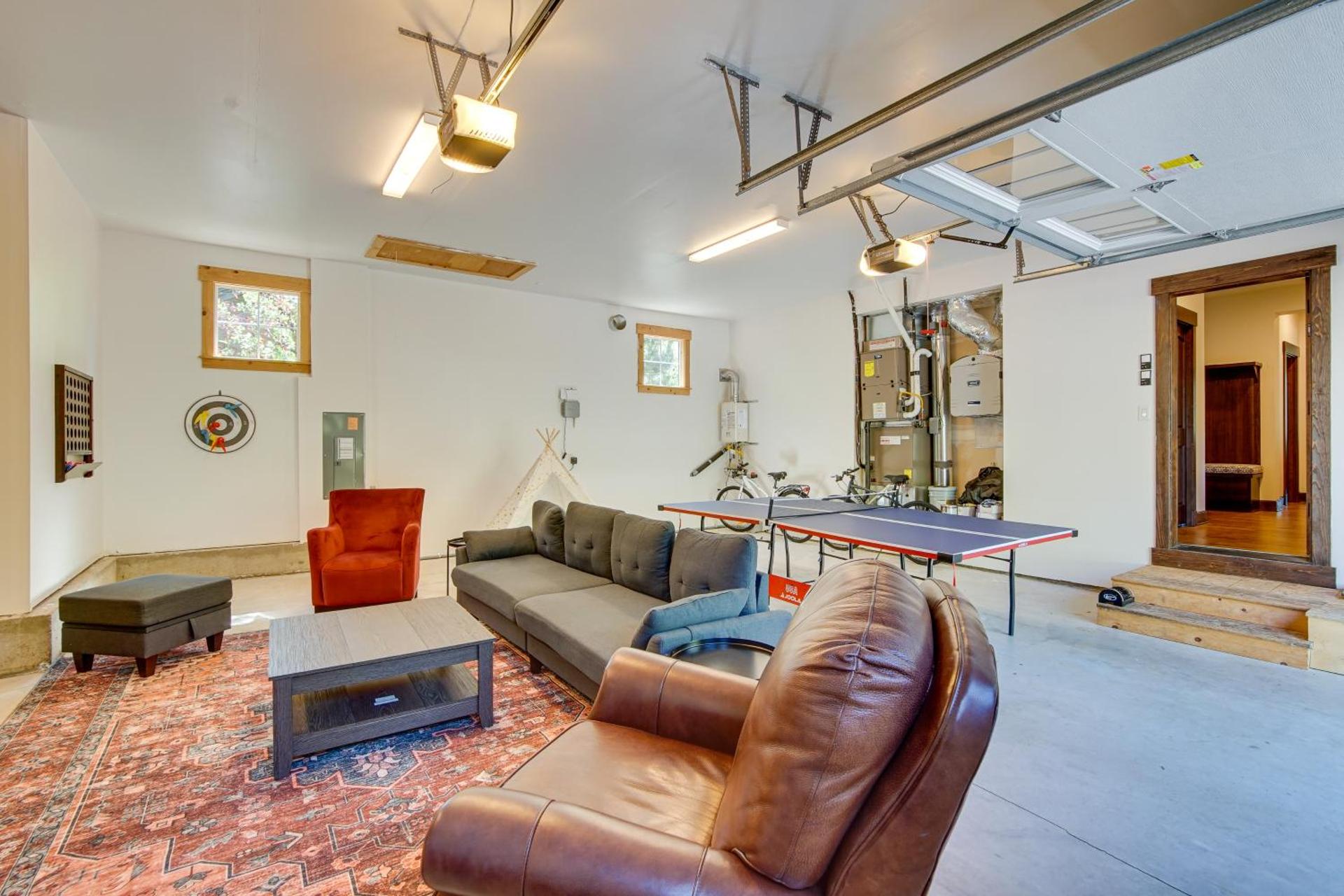 Luxury Home in Suncadia Hot Tub and Fire Pit!