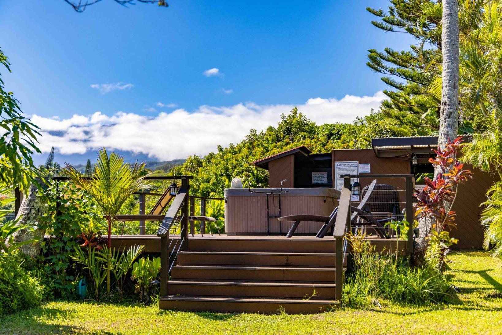 Plumeria Room on a Lush Farm on Maui's North Shore