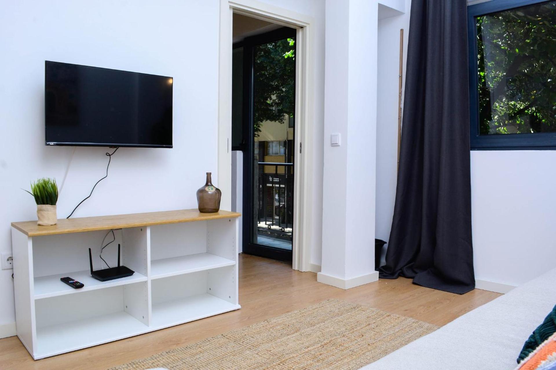 Travel and Live Apartments