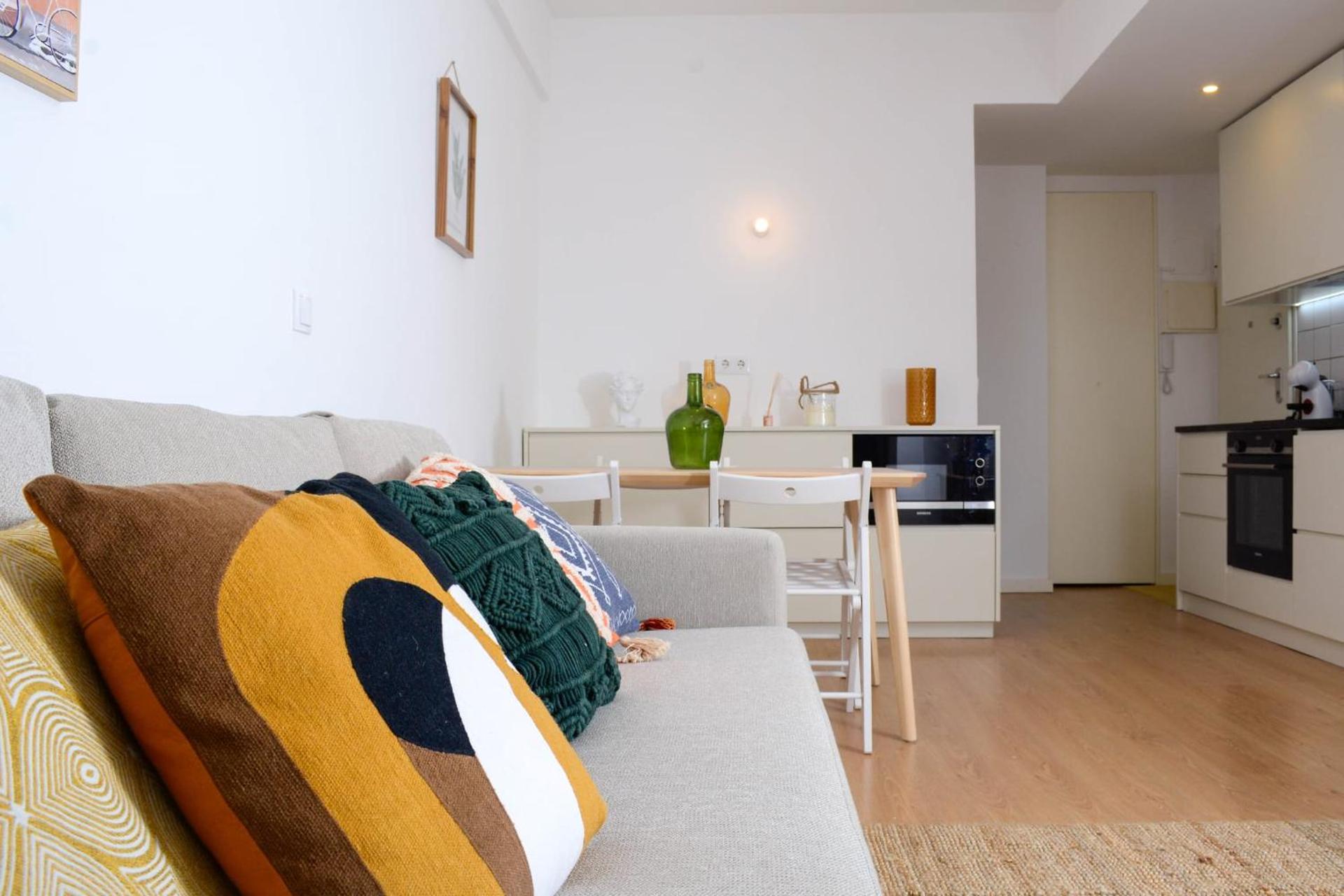 Travel and Live Apartments