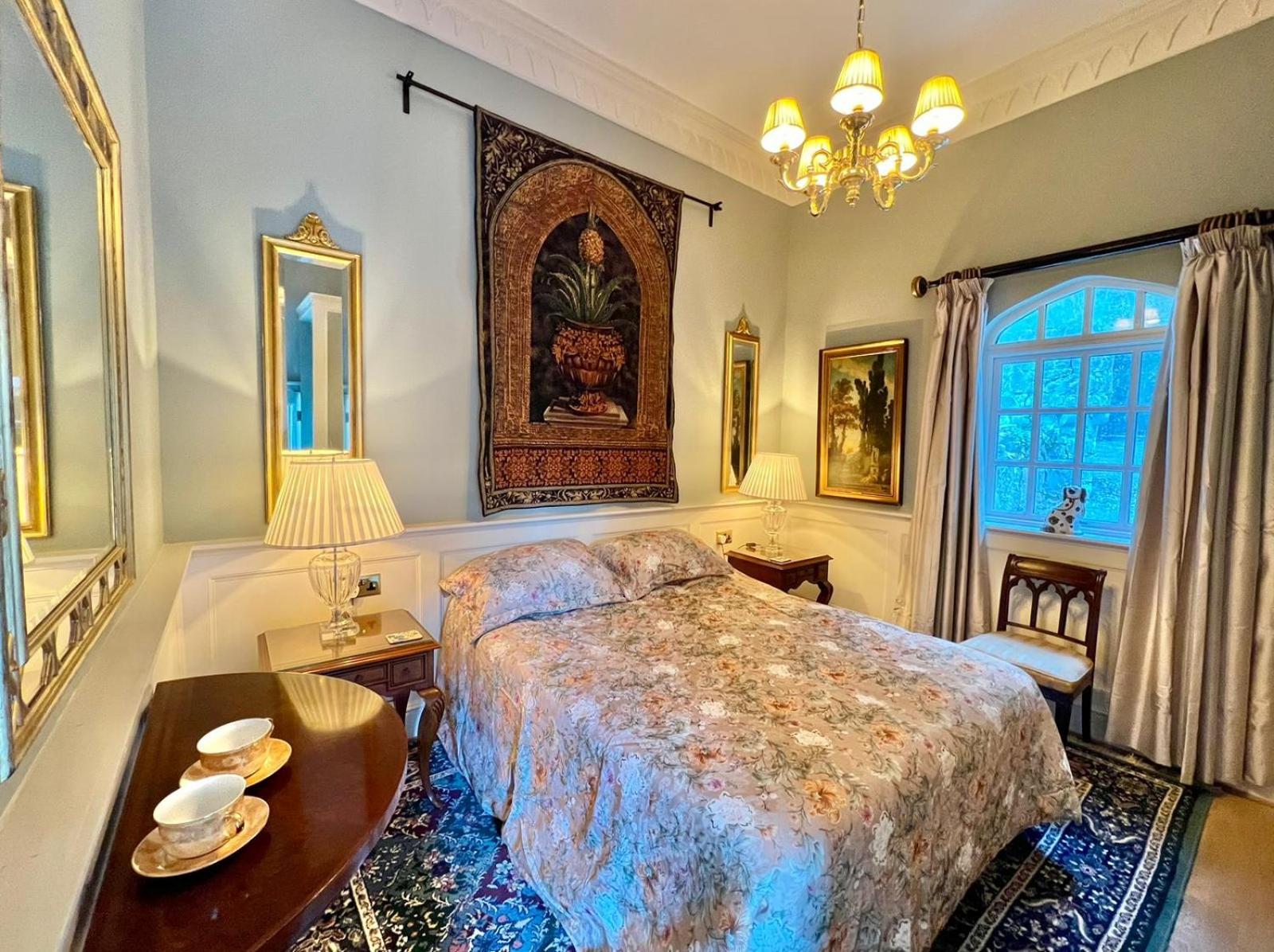 Tan-yr-Ogo Gate Lodge, Gwrych Castle