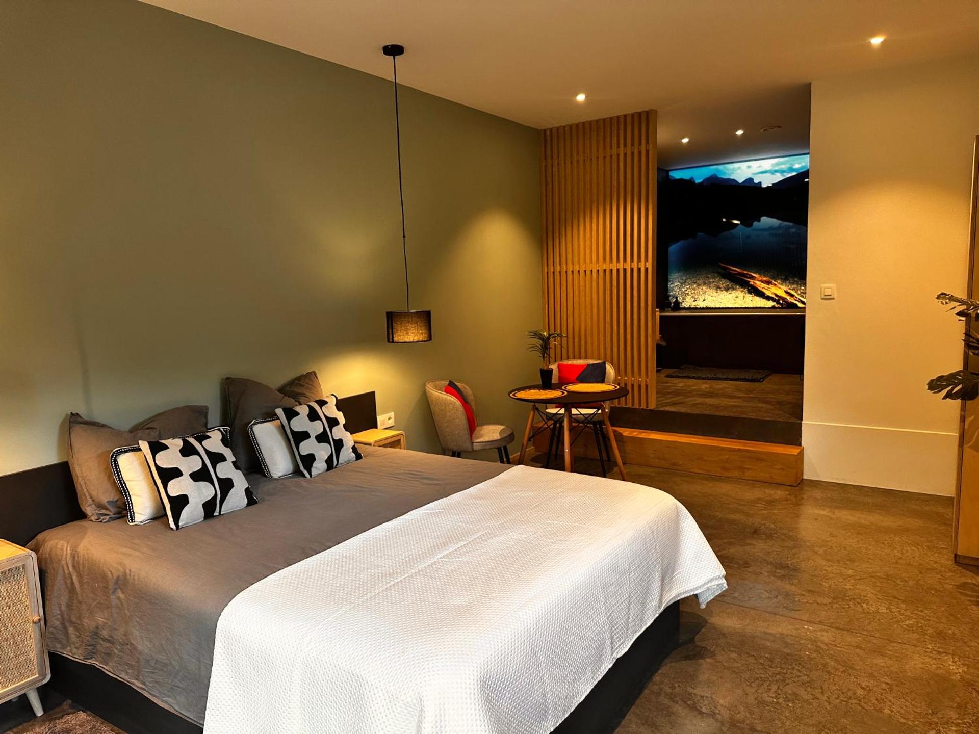 Plaisances, les plaisirs du bord de Meuse - Chambre d'hôtes avec baignoire spa