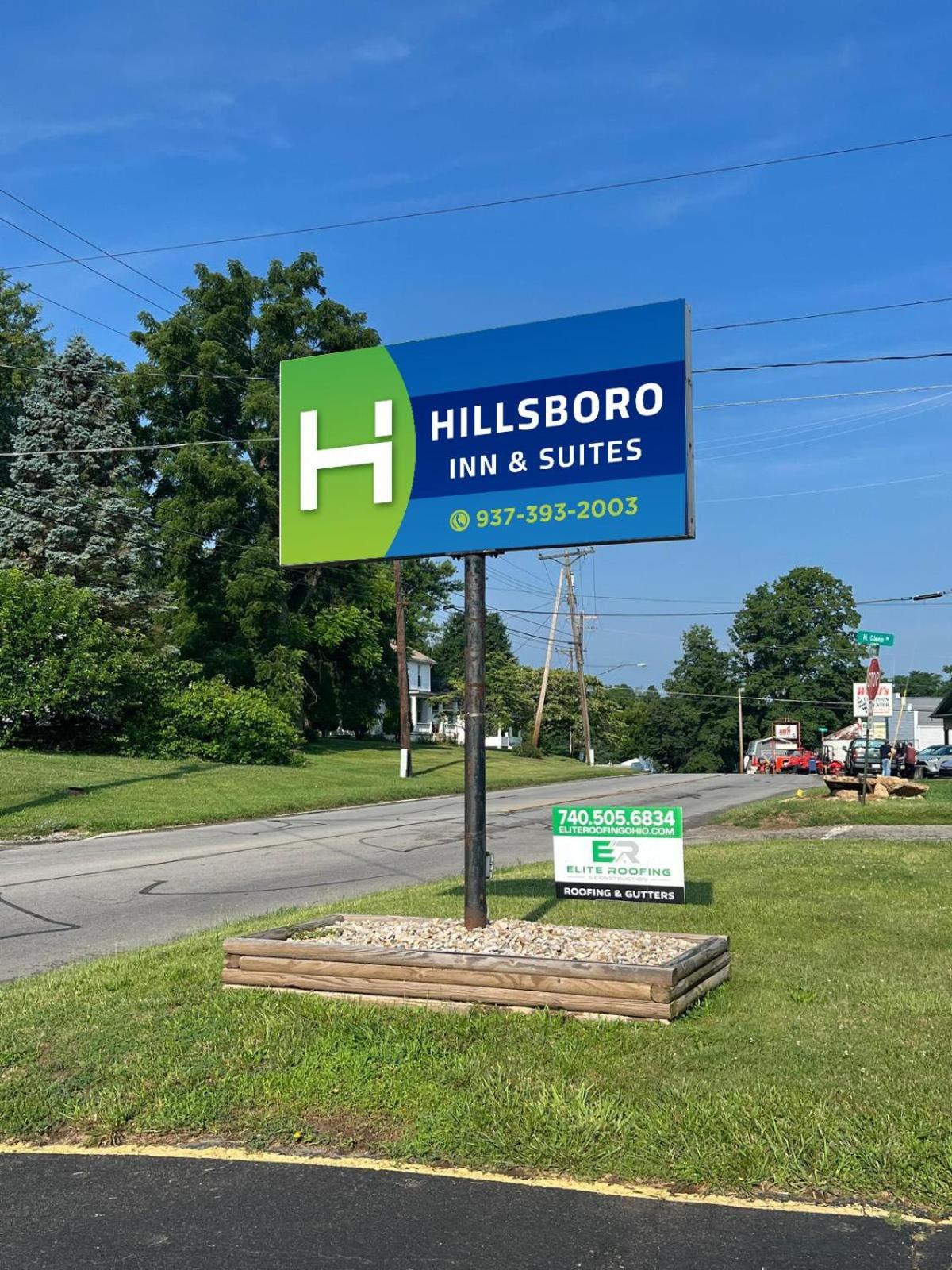 Hillsboro Inn & Suites