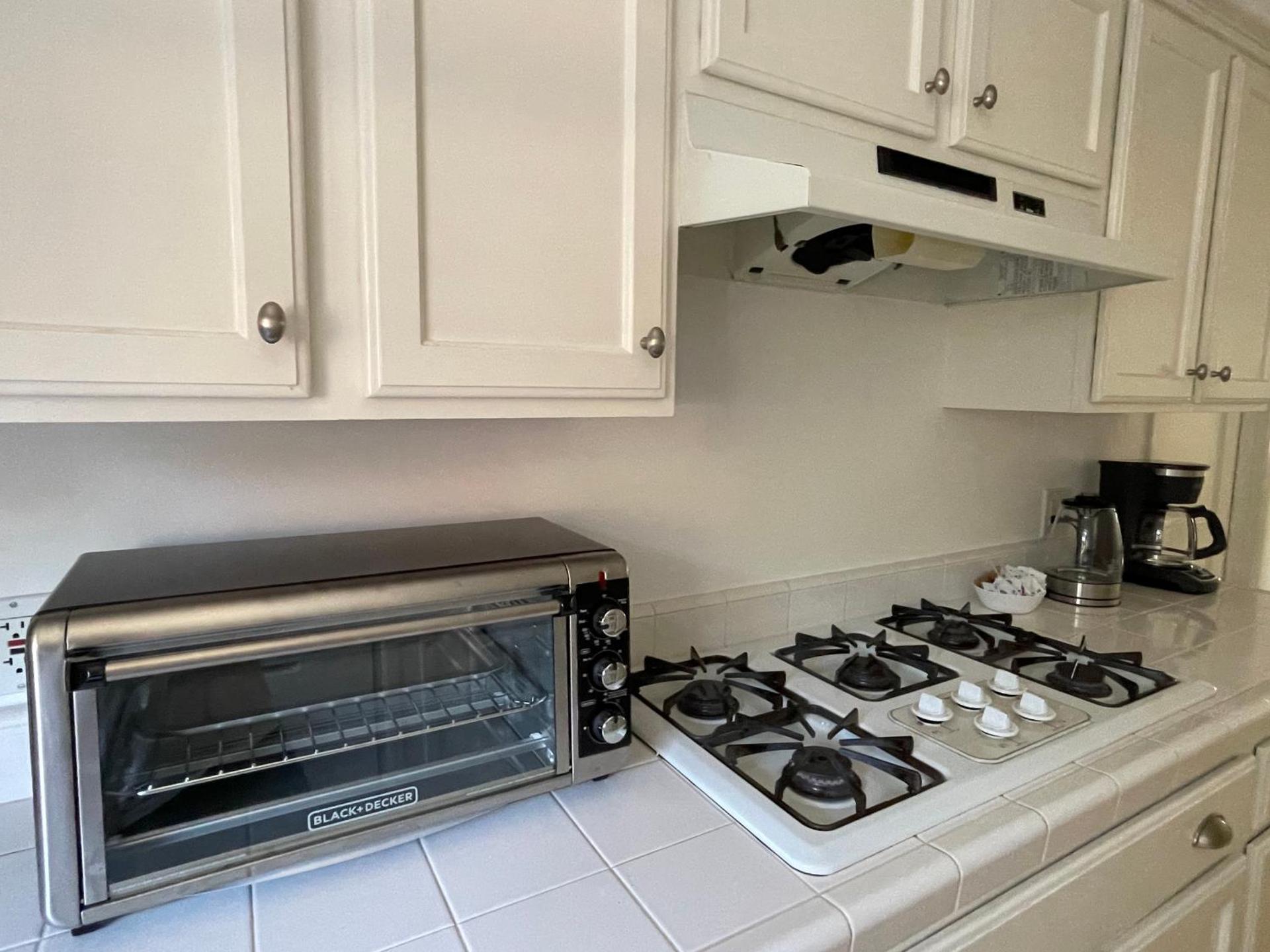 Charming Bright Traditional Home in Sherman Oaks