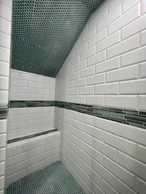 Riverside Relaxer w/Hot Tub+Fire Pit +Wifi & view