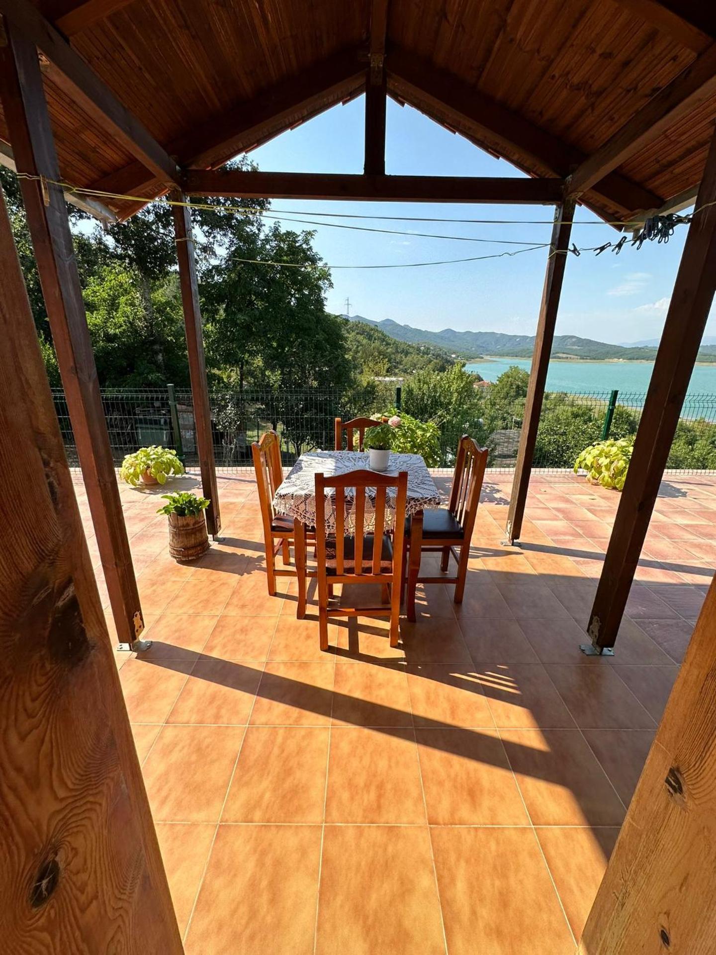 Sibora Guest House Liqeni Ulez