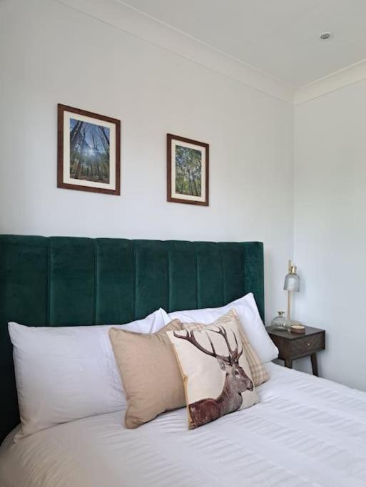 Beachwood House, Modern 2-Bed Home - Parking for 2 Vehicles