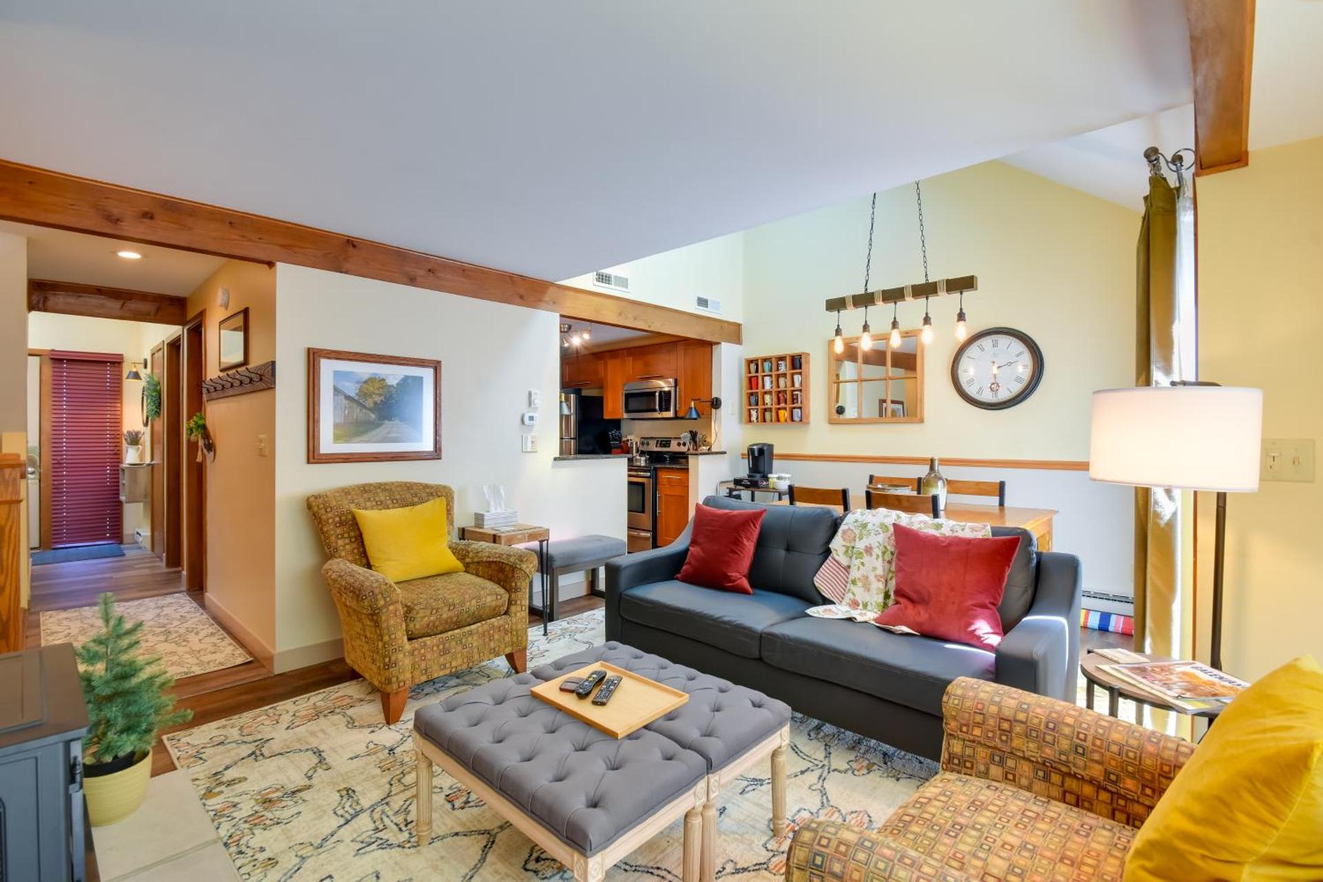 Tasteful Galena Townhome with Community Amenities