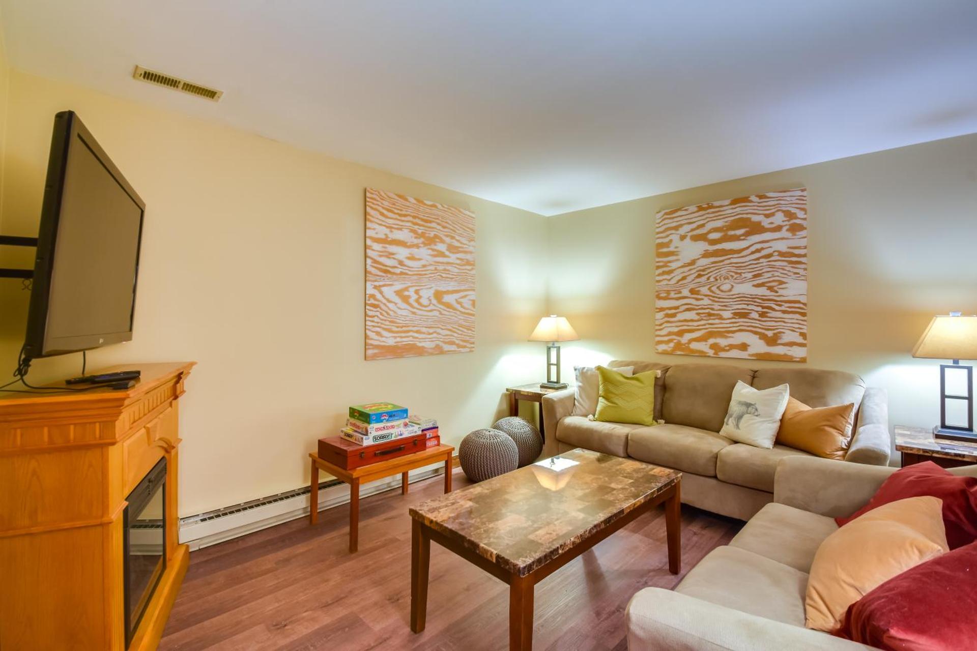 Tasteful Galena Townhome with Community Amenities