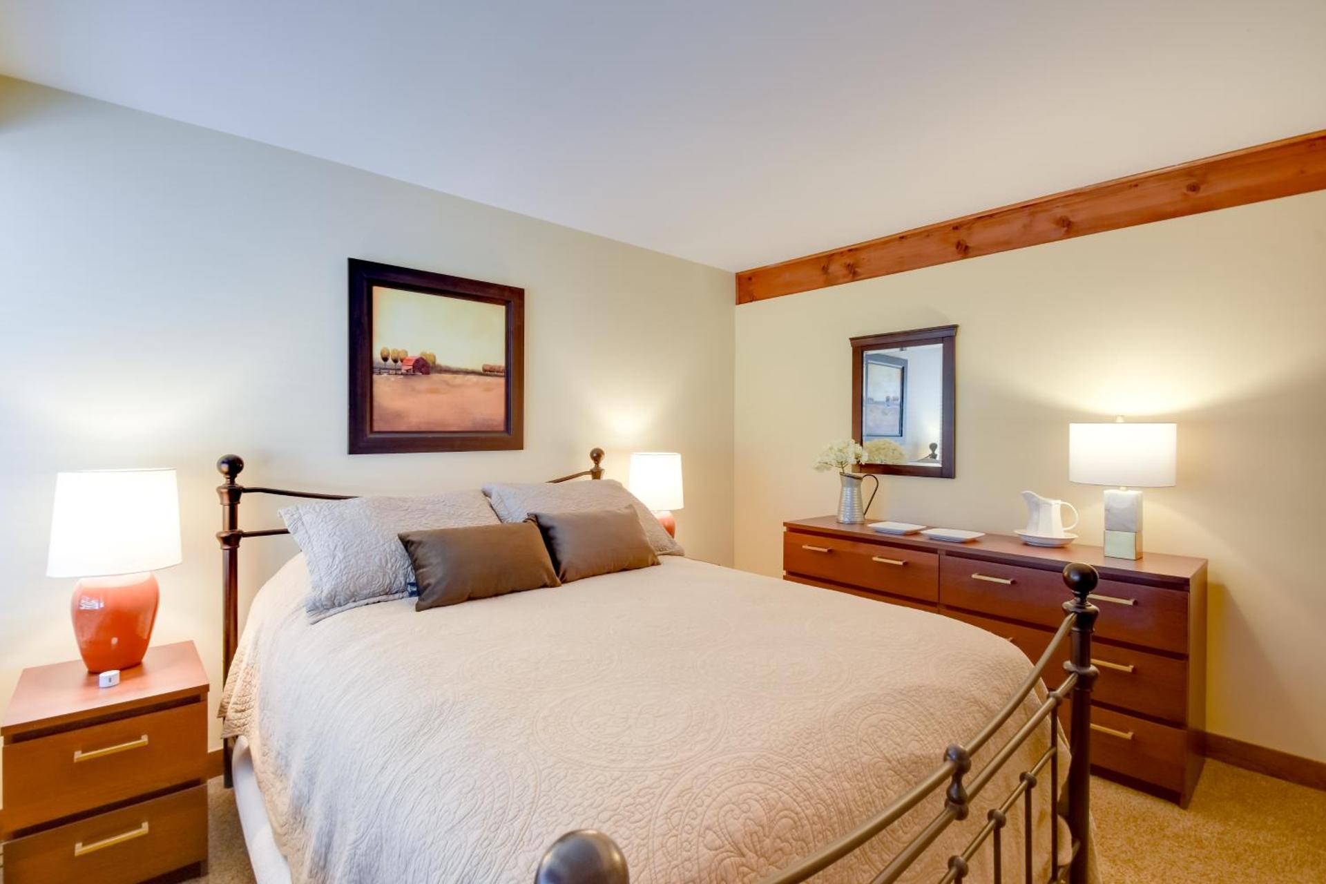 Tasteful Galena Townhome with Community Amenities