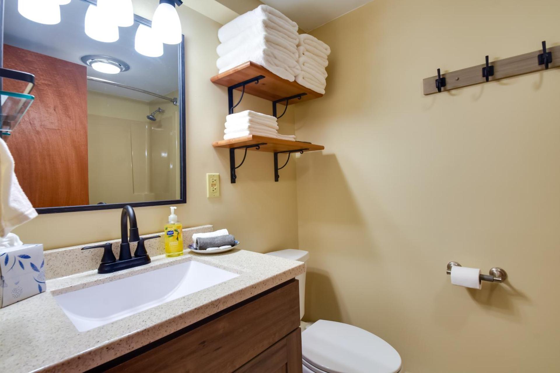 Tasteful Galena Townhome with Community Amenities