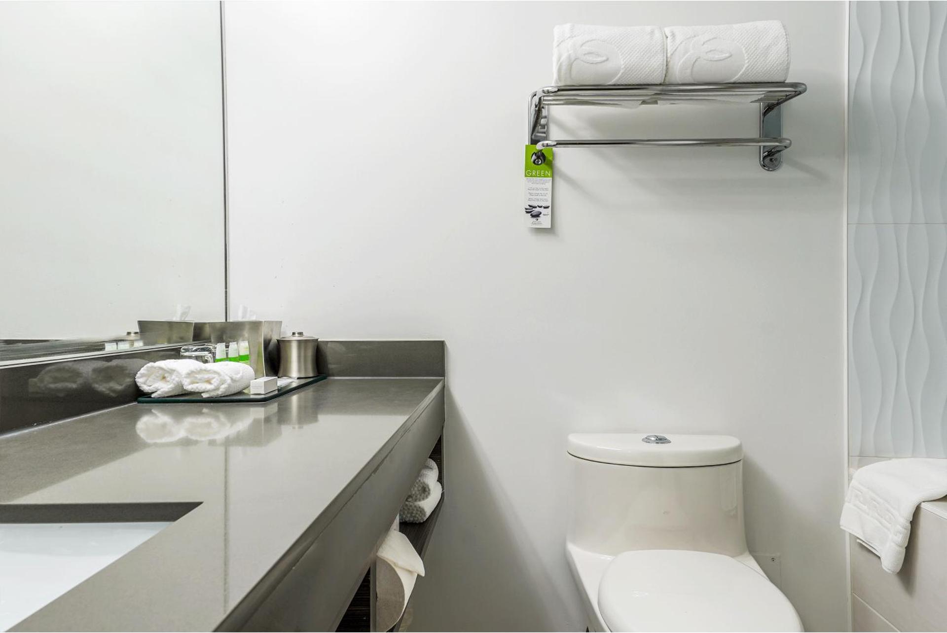 Executive Plaza Hotel & Conference Centre, Metro Vancouver