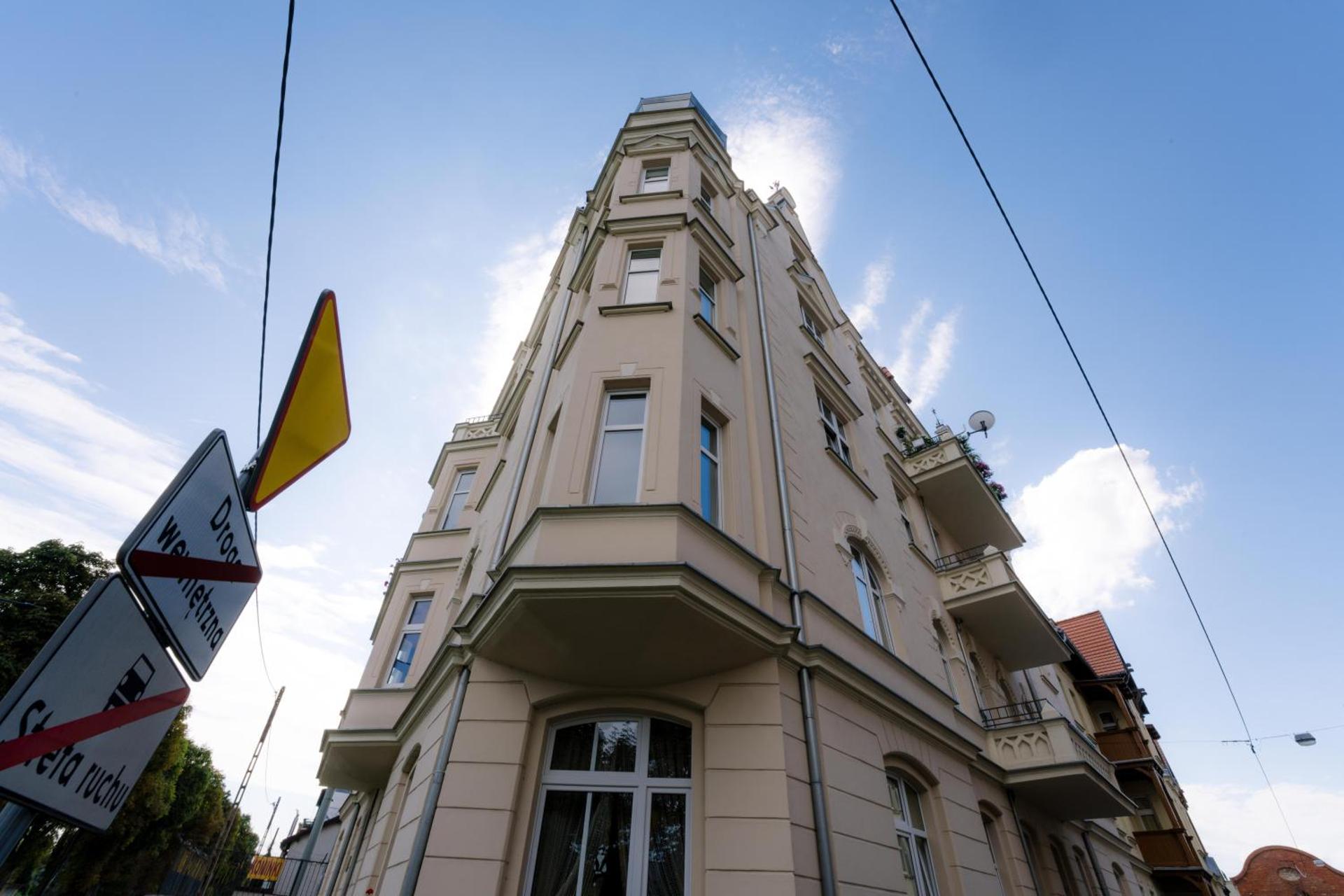 Cosy Balcony Apartment